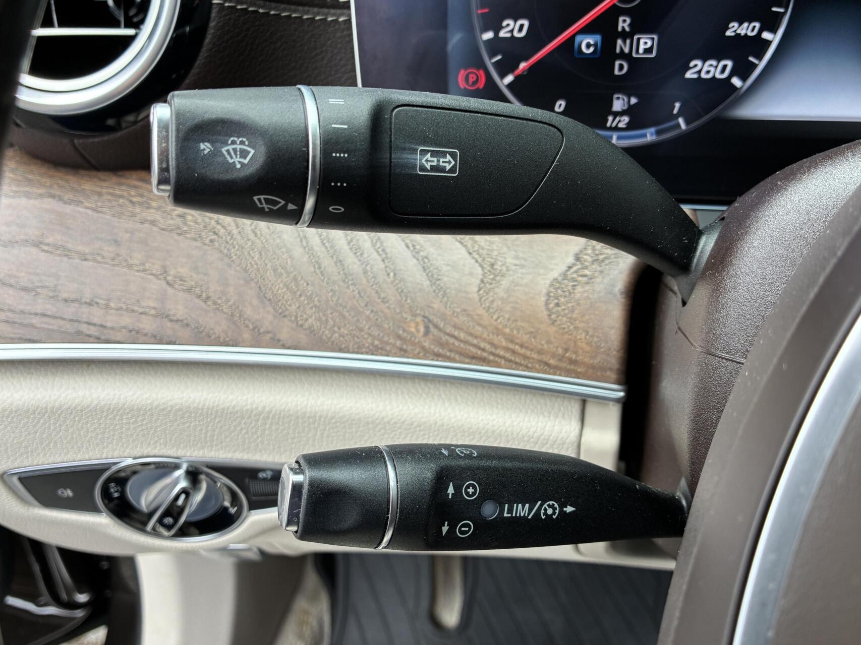 Foto van Mercedes-Benz E 200