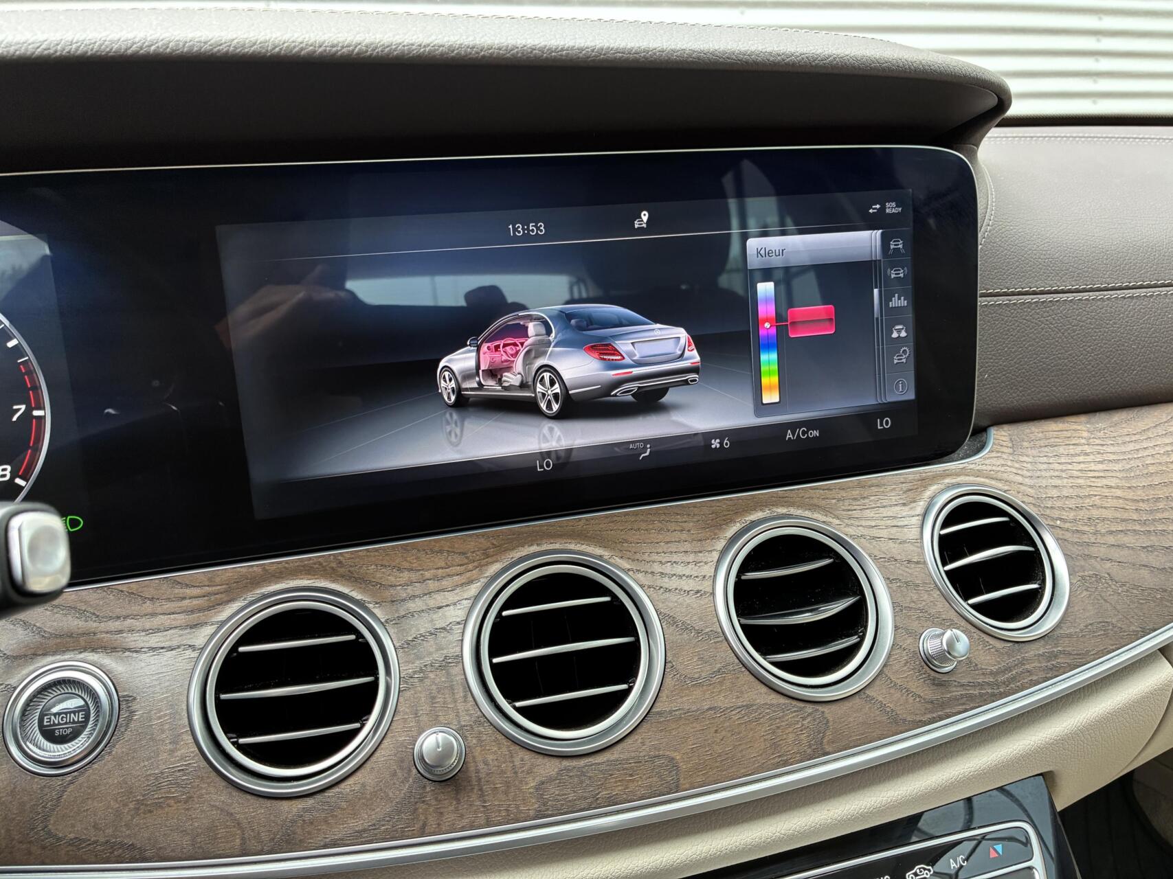 Foto van Mercedes-Benz E 200