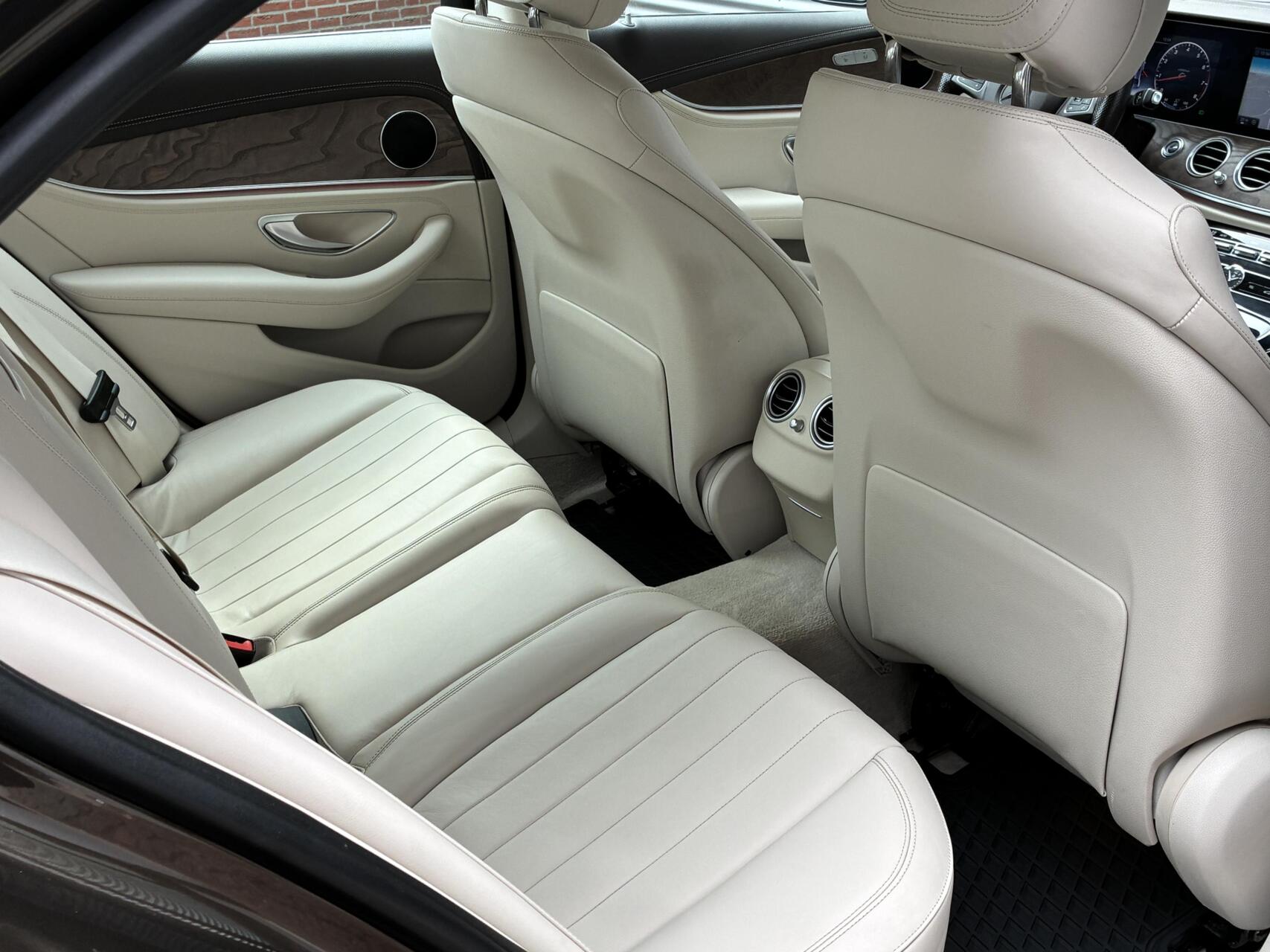 Foto van Mercedes-Benz E 200