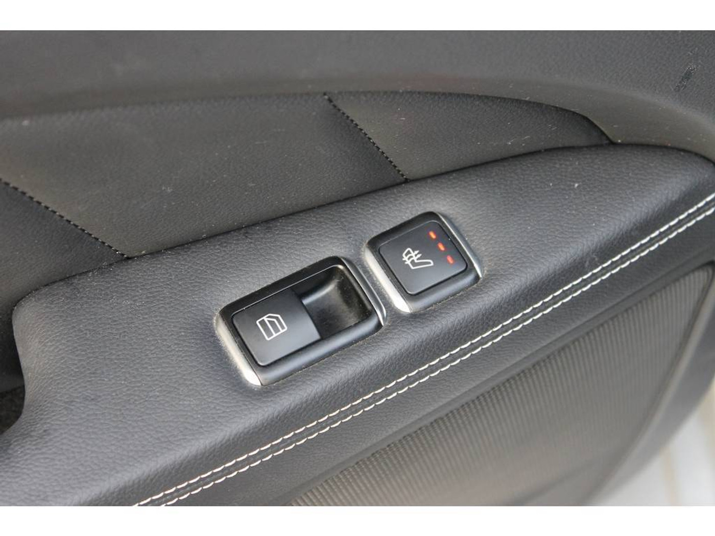 Foto van Mercedes-Benz CLS 500