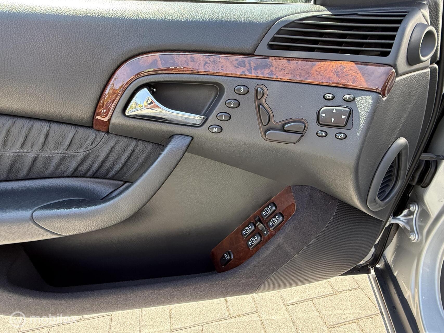Foto van Mercedes-Benz S 320