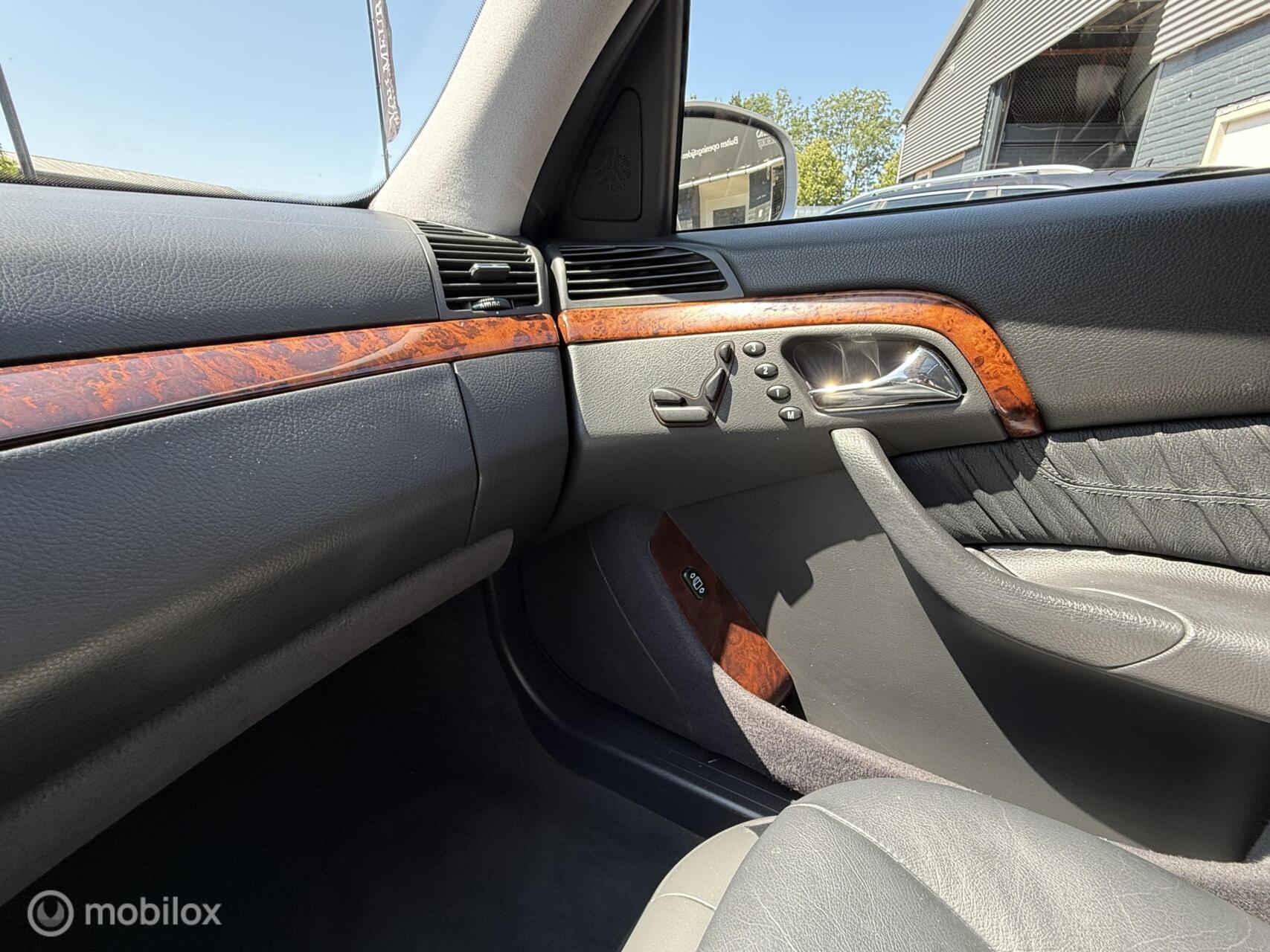 Foto van Mercedes-Benz S 320