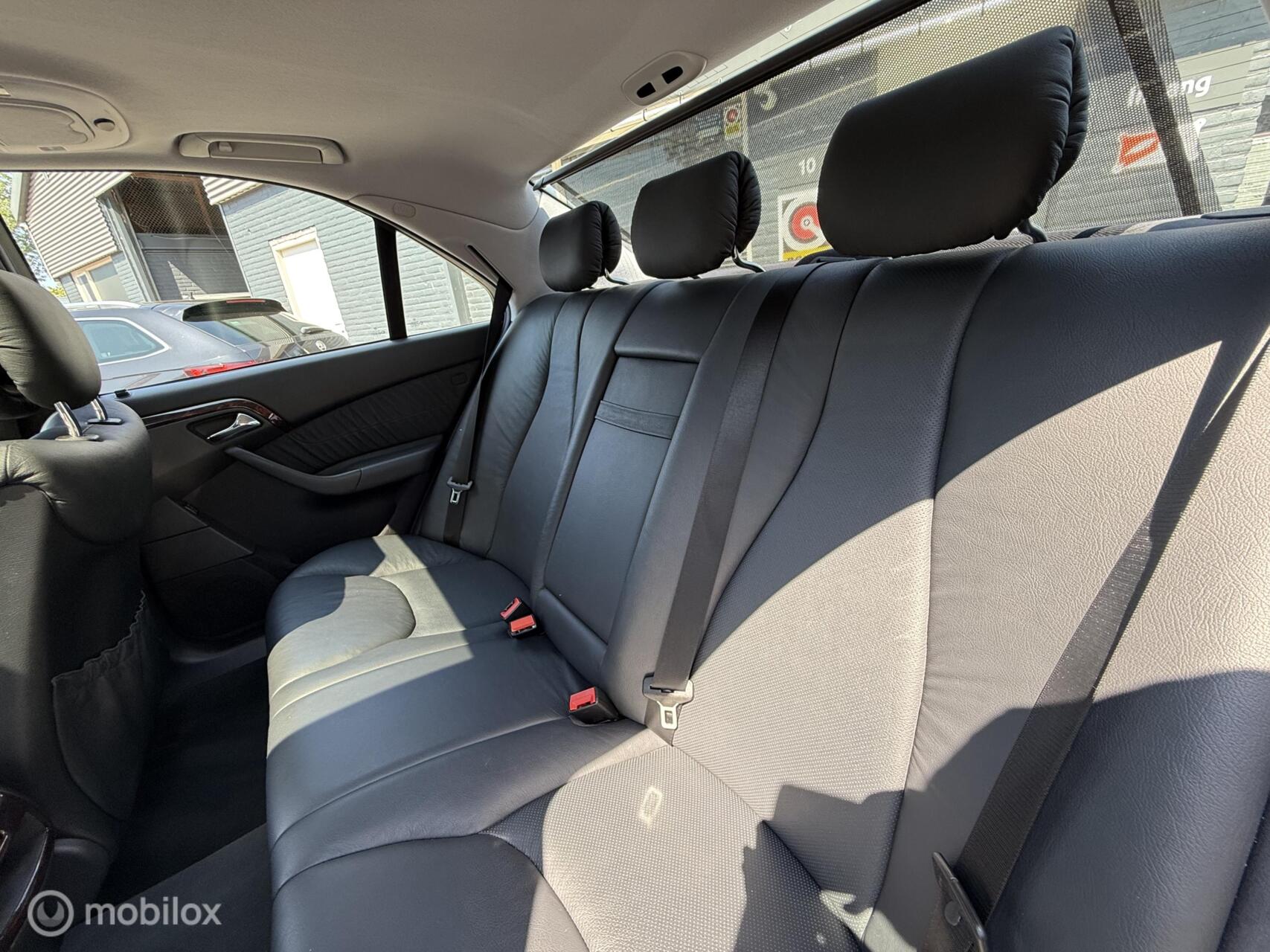 Foto van Mercedes-Benz S 320