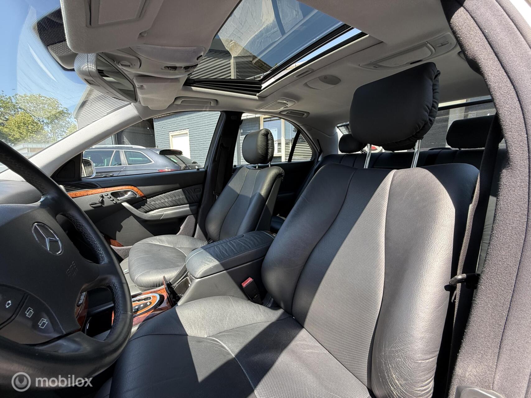 Foto van Mercedes-Benz S 320