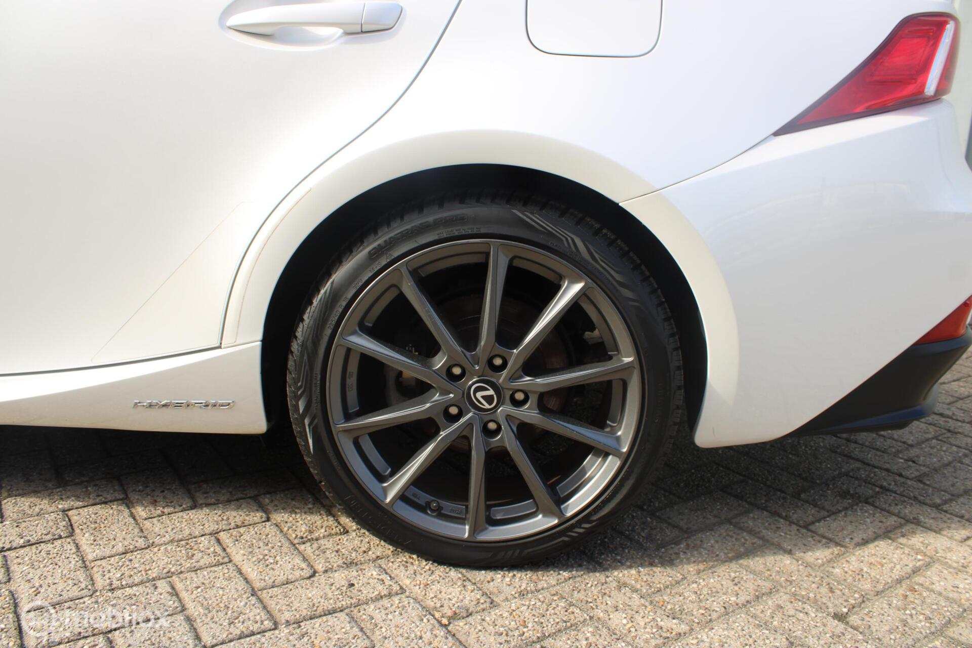 Foto van Lexus Lexus Is300h