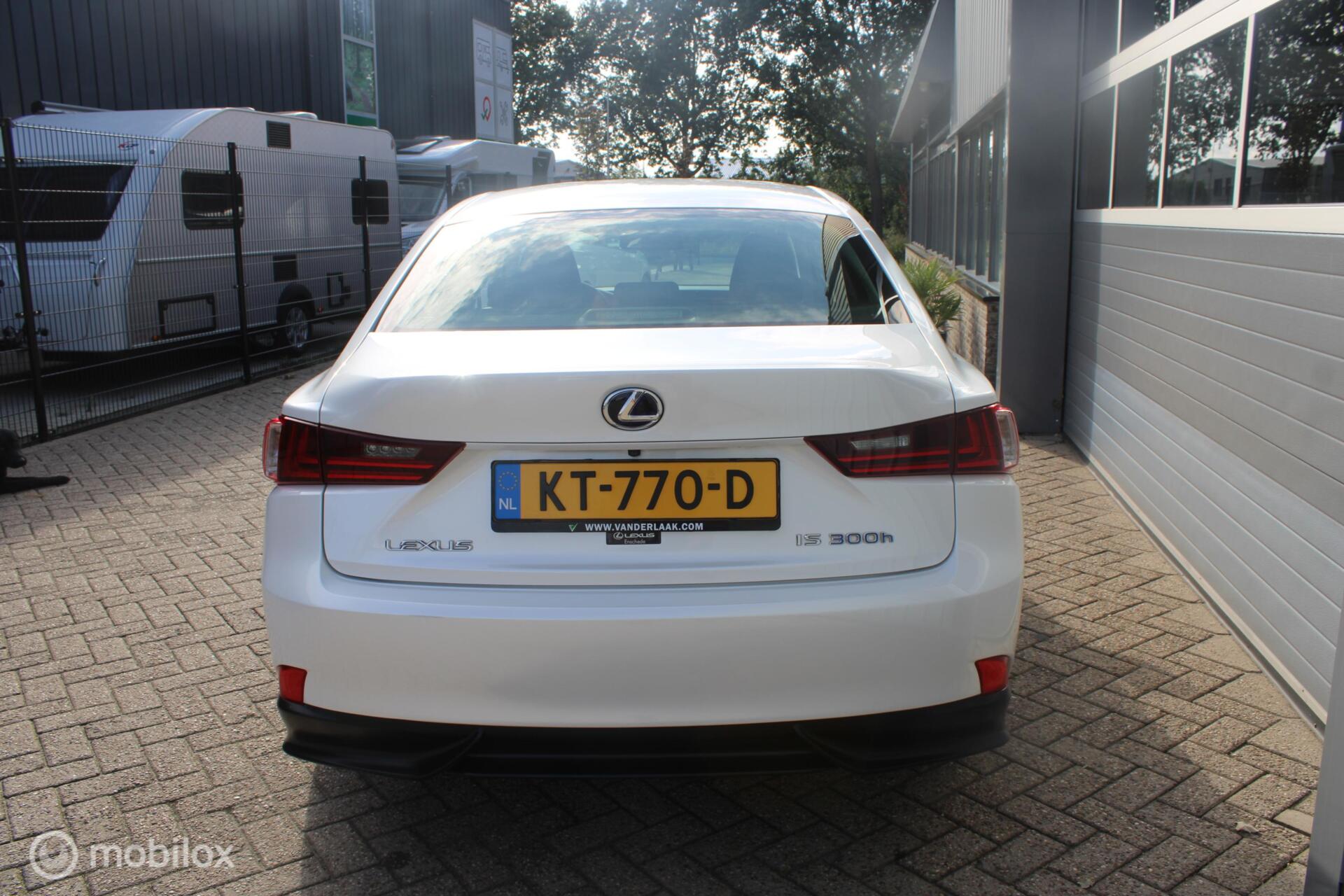 Foto van Lexus Lexus Is300h