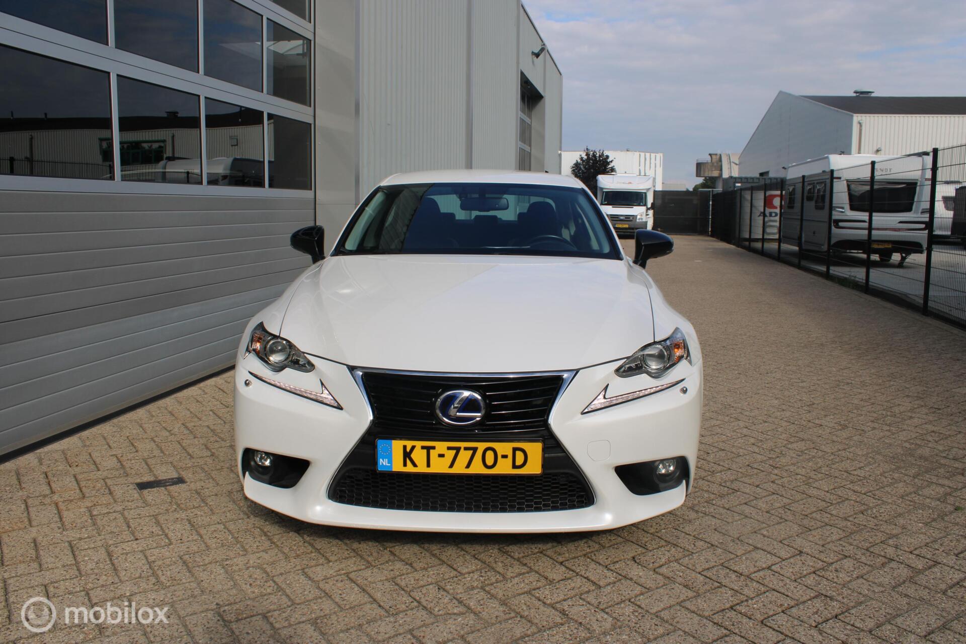 Foto van Lexus Lexus Is300h