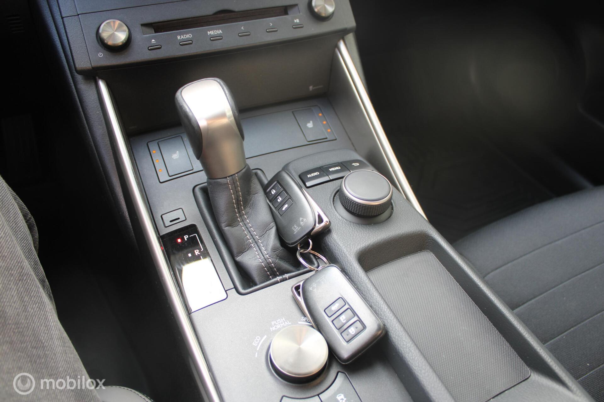 Foto van Lexus Lexus Is300h