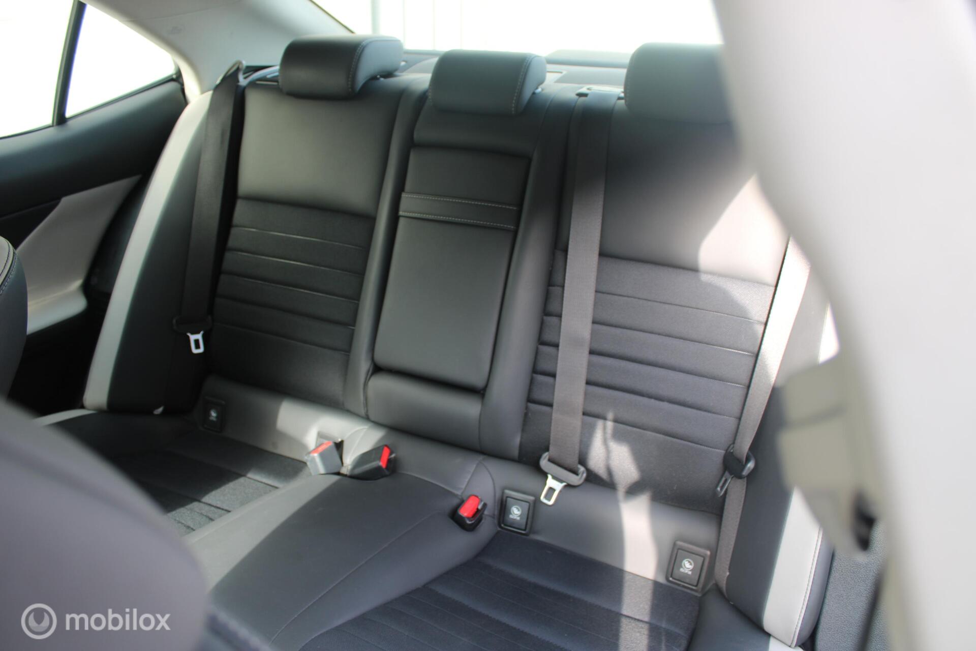 Foto van Lexus Lexus Is300h