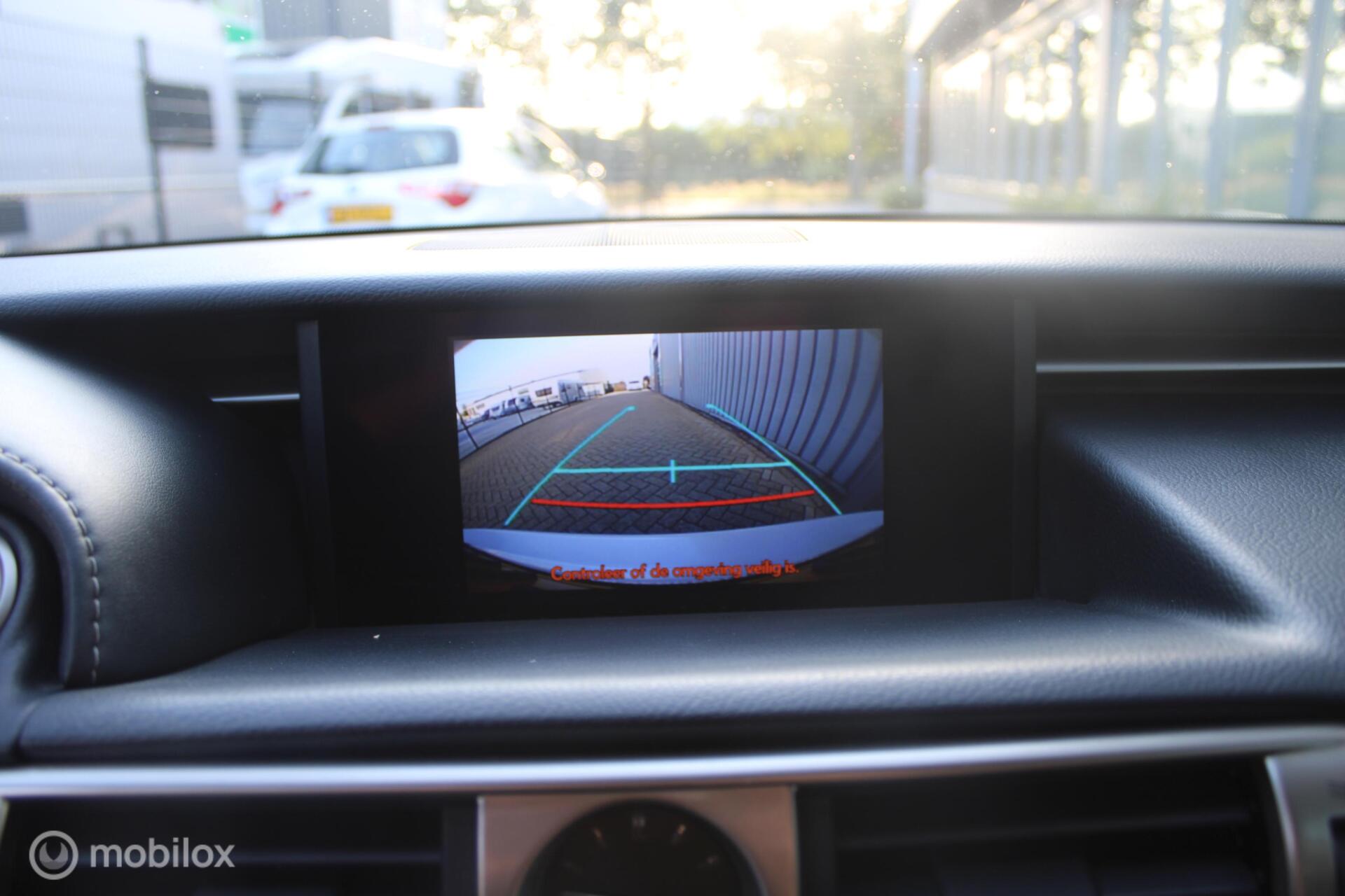 Foto van Lexus Lexus Is300h