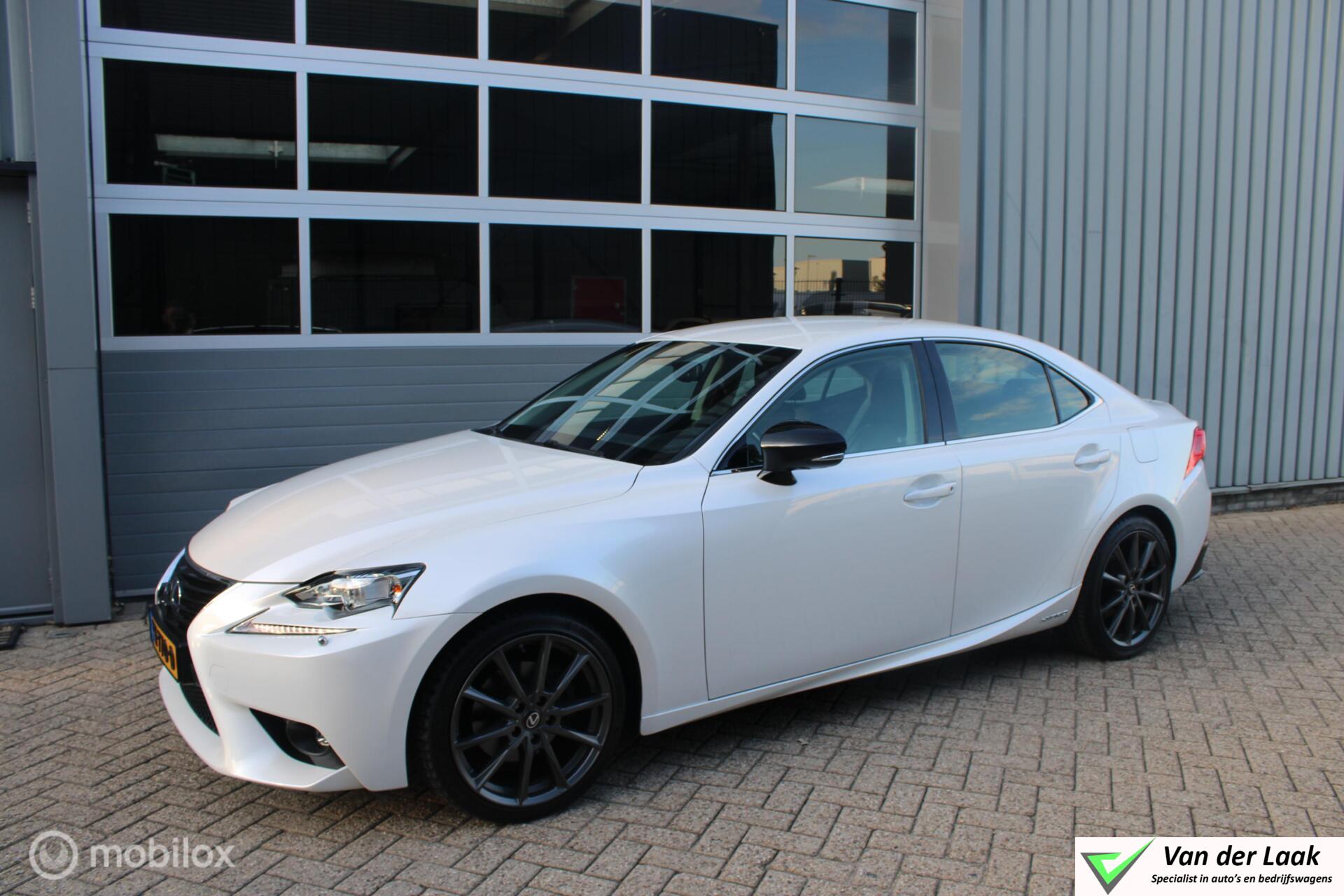 Lexus Lexus Is300h 300h Sport Edition NL Auto Boekjes | BTW Auto | Half Leer | 2016 - voorkant