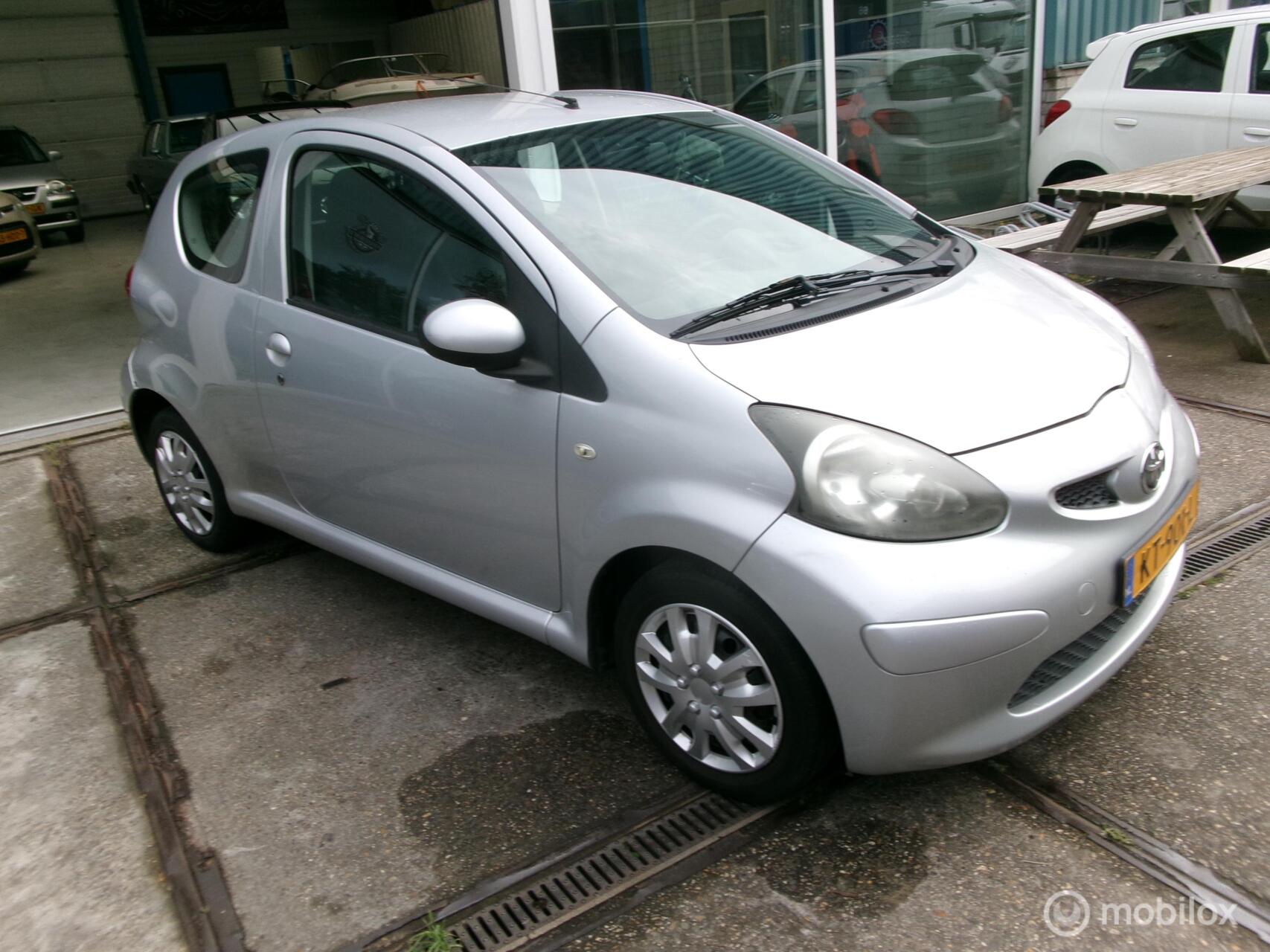 Toyota Toyota Aygo 1.0-12V + 2006 - voorkant