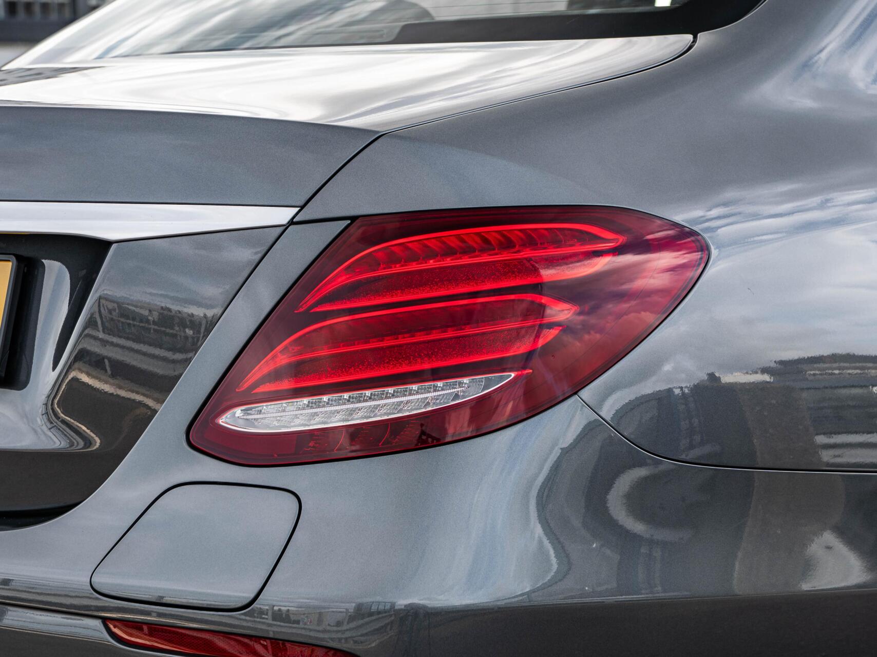 Foto van Mercedes-Benz E 350 E