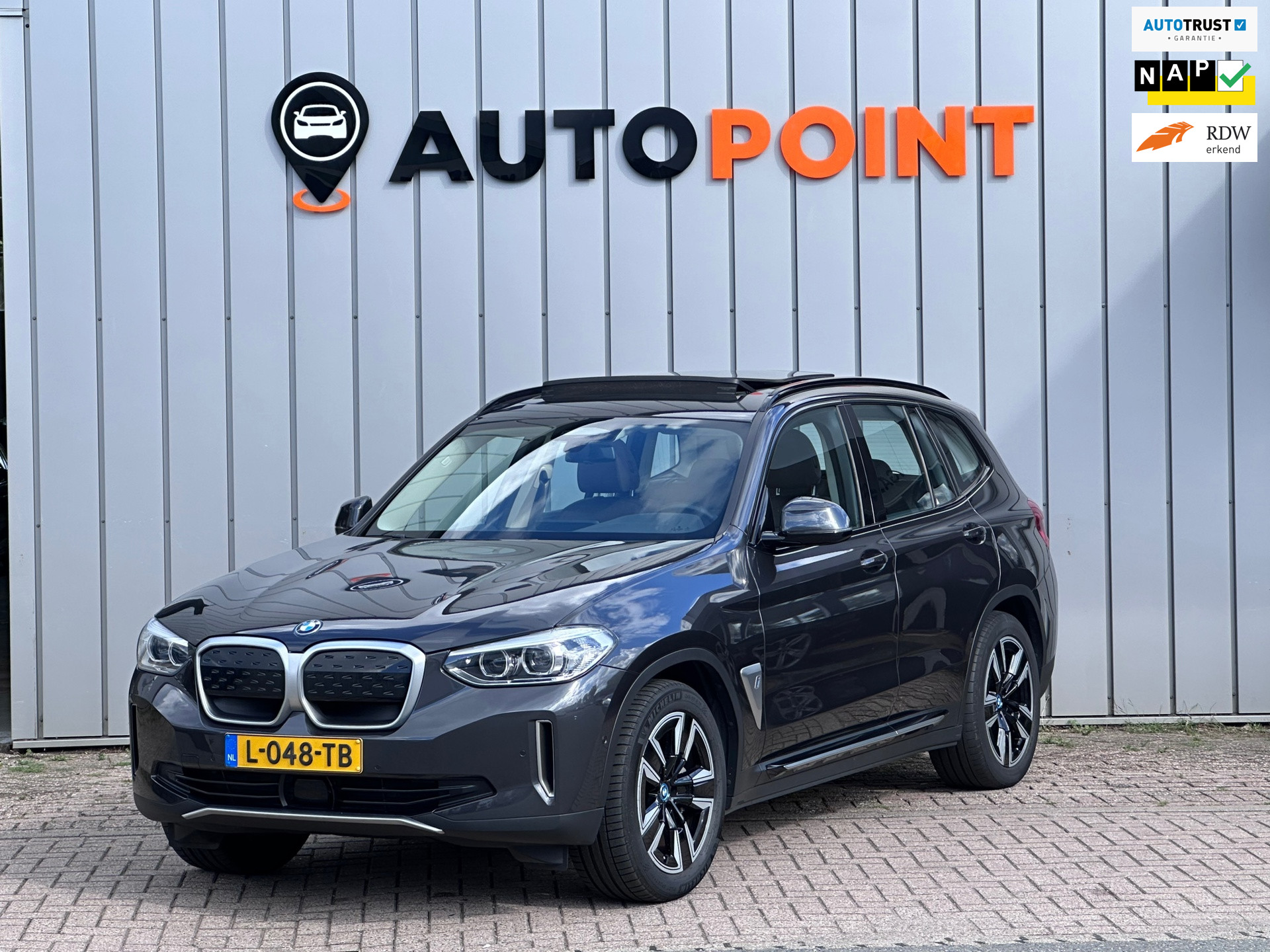 BMW Ix3 Executive 80 kWh SOH 100 % PANO LEER 1 EIG ORG NEDERLANDS 2021 - voorkant