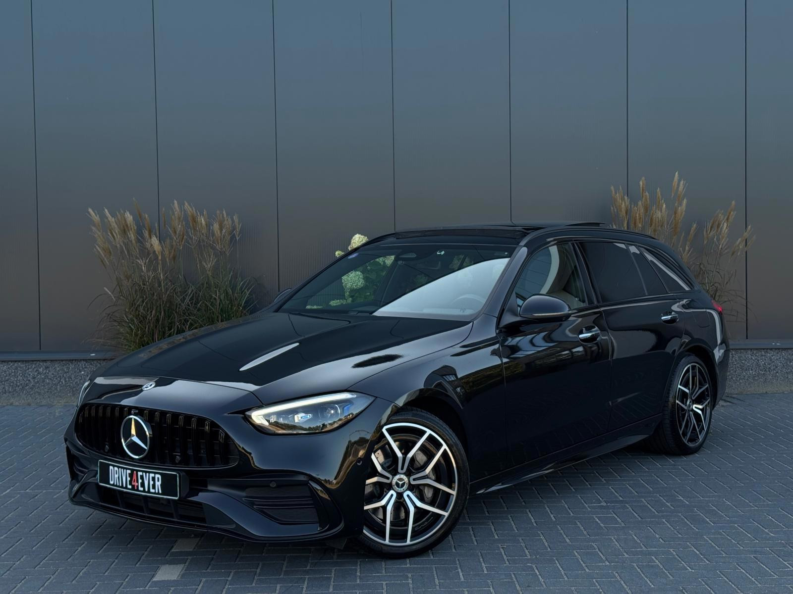 Mercedes-Benz C 300 E 300 e | AMG | Pano | Trekhaak 2022 - voorkant