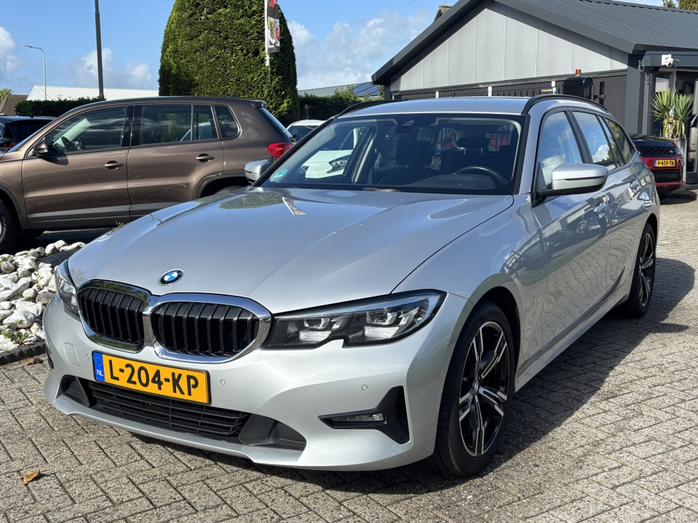 BMW 320d Touring Automaat 2020 Dealer Onderhouden 2020 - voorkant