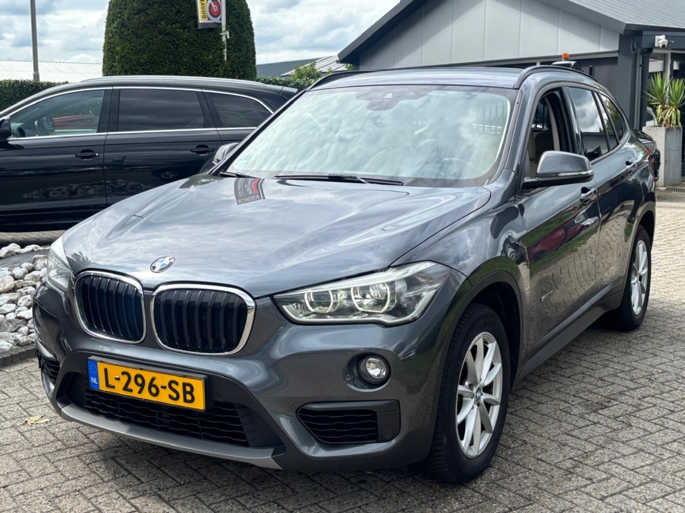 BMW X1 Sdrive16d 1.6 Diesel 2017 Trekhaak Xenon Handgeschakeld 2017 - voorkant