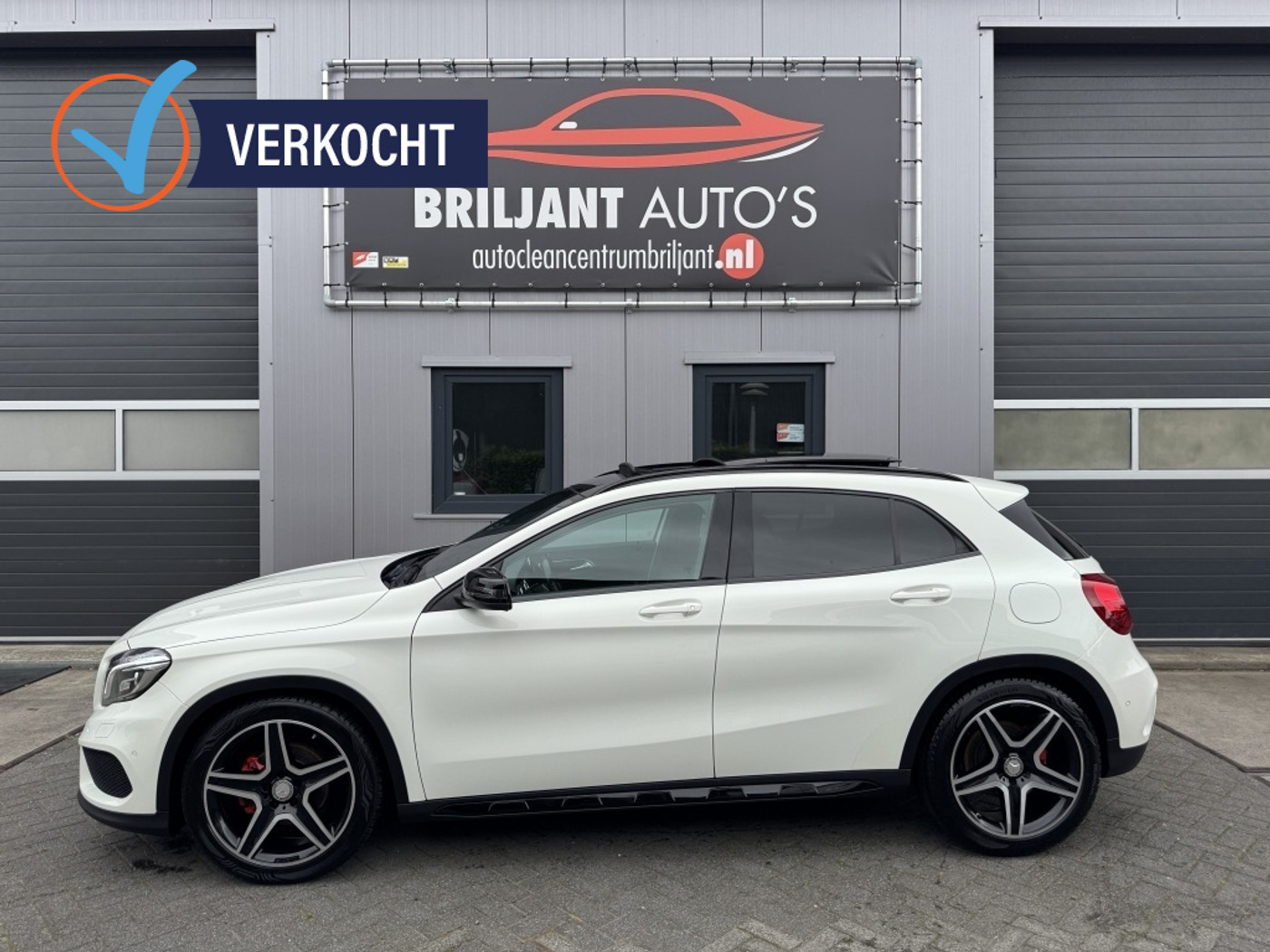 Mercedes-Benz Gla 180 180 AMG -Line Vol opties 2016 - voorkant