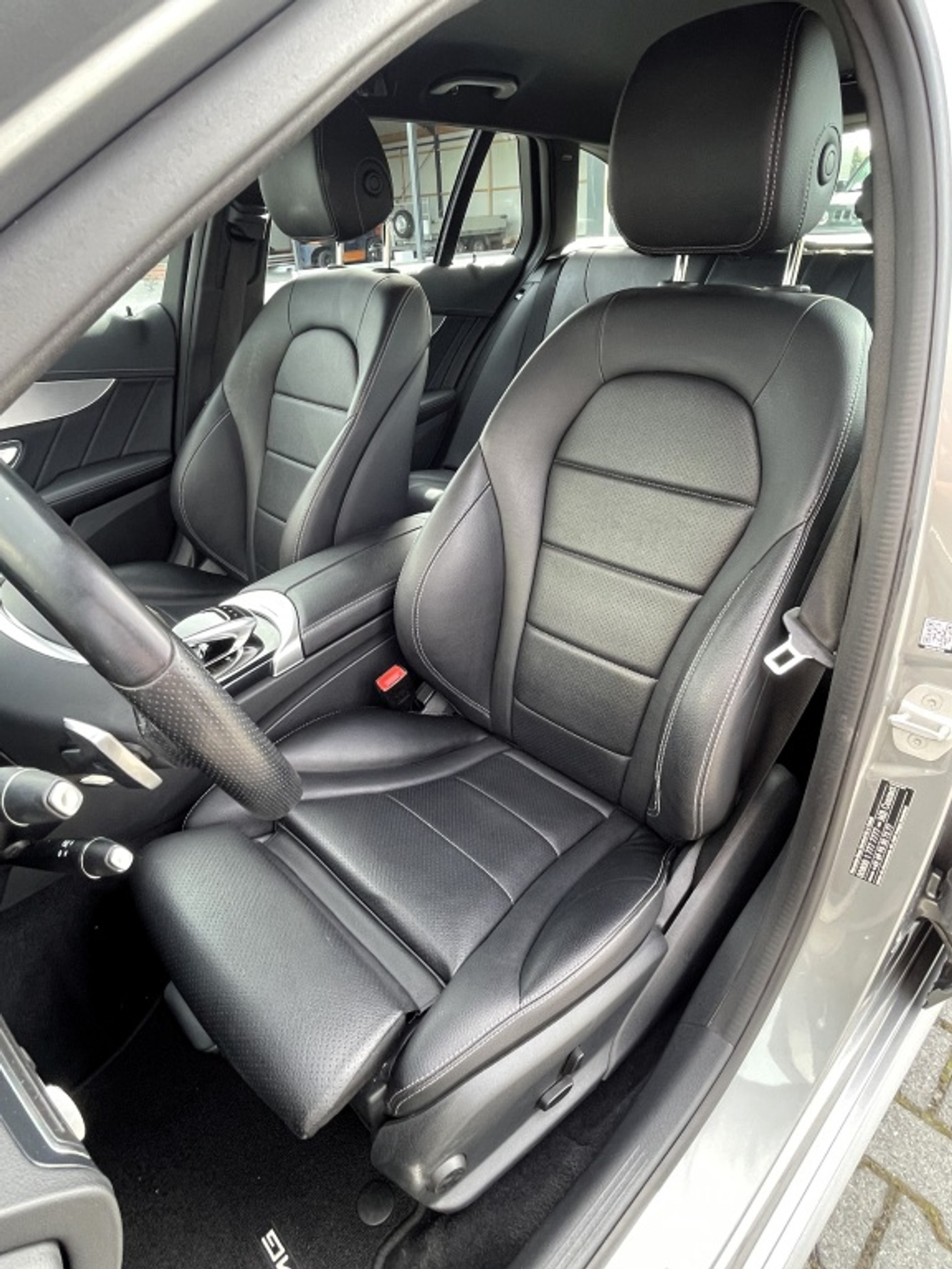 Foto van Mercedes-Benz C 200