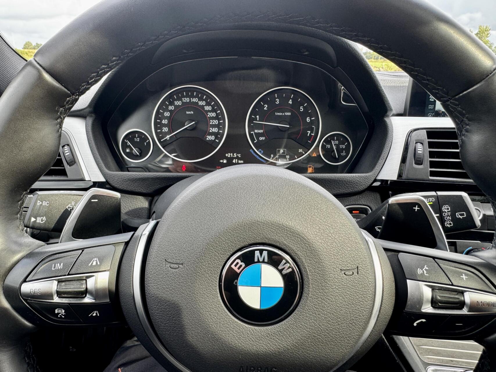 Foto van BMW 330i xDrive