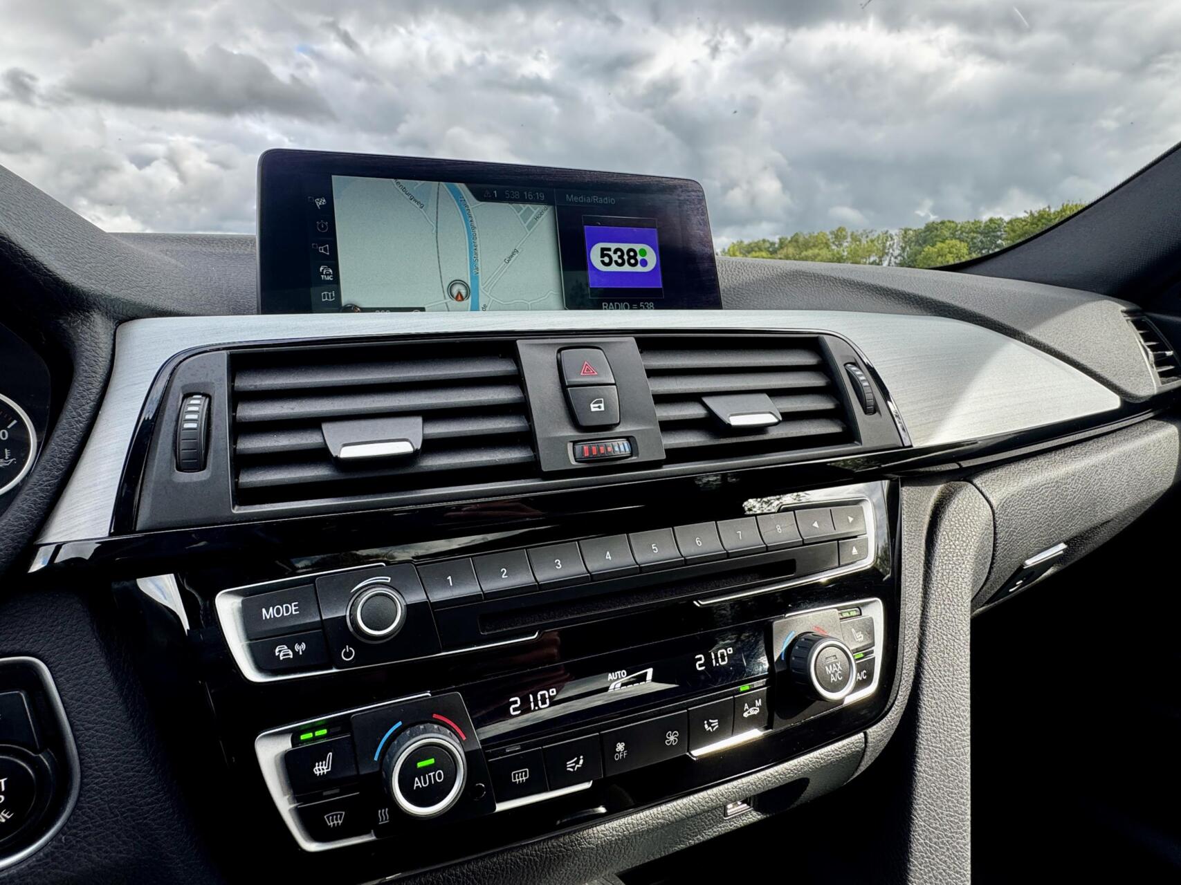 Foto van BMW 330i xDrive