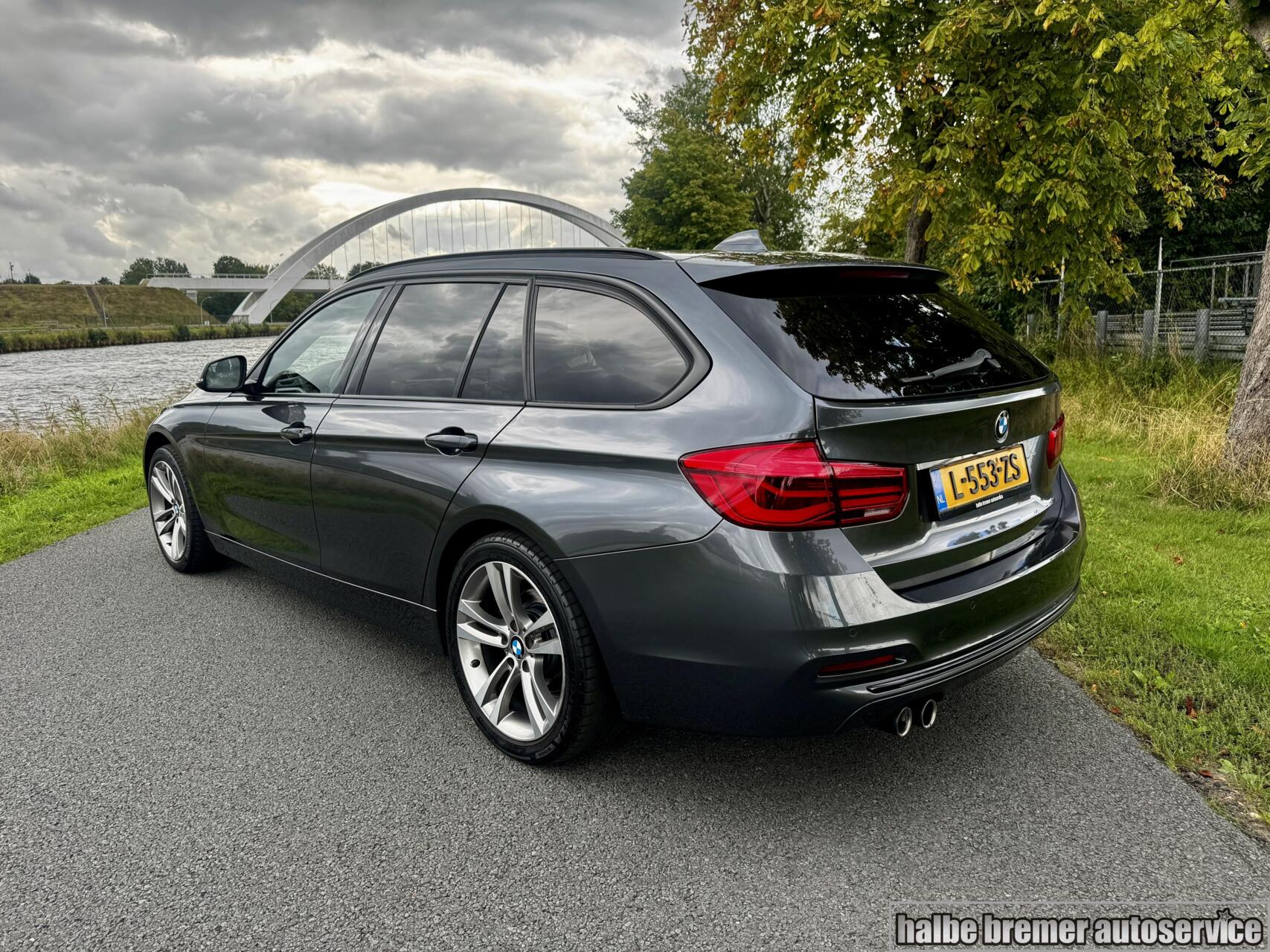 Foto van BMW 330i xDrive
