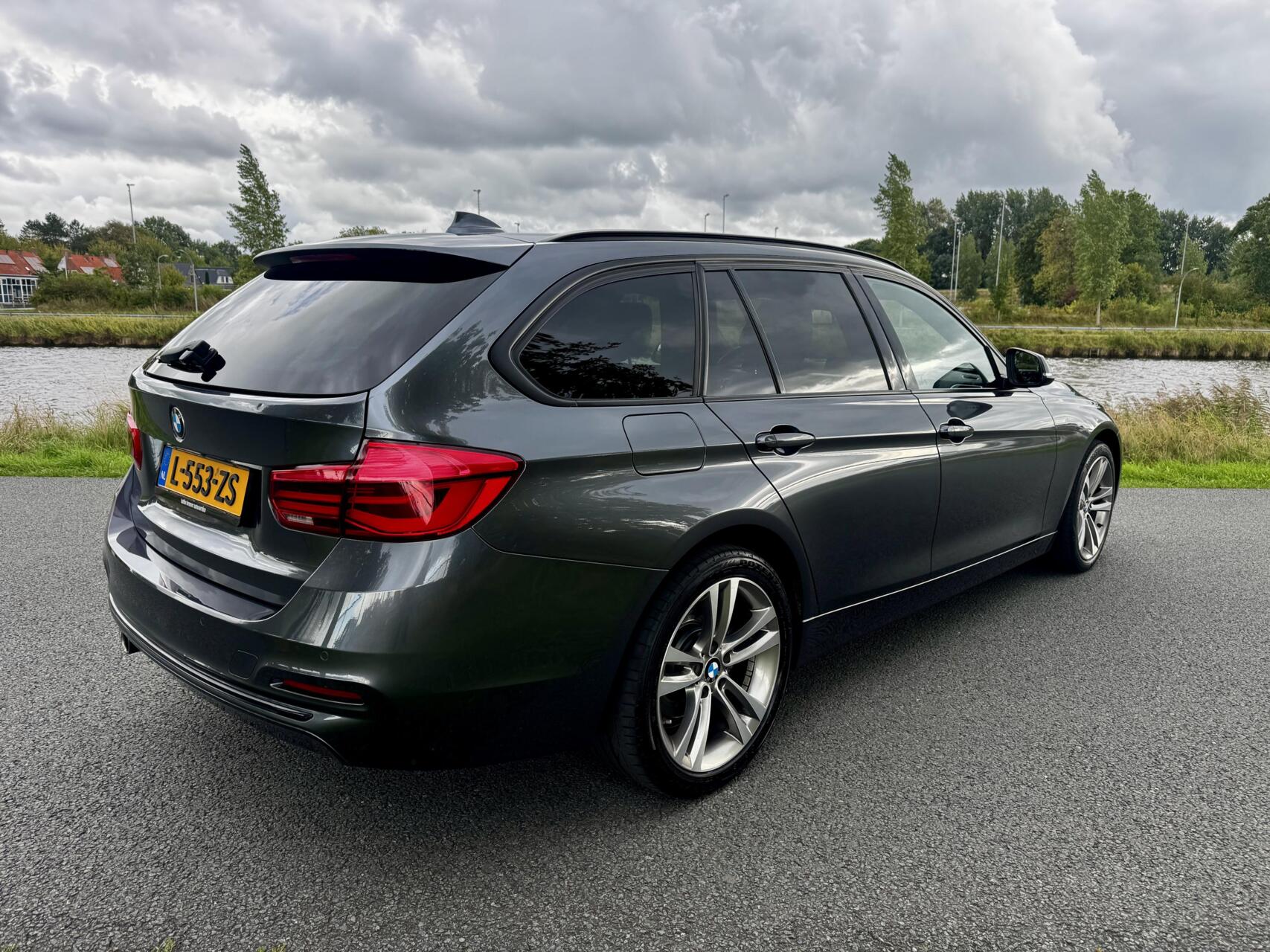 Foto van BMW 330i xDrive