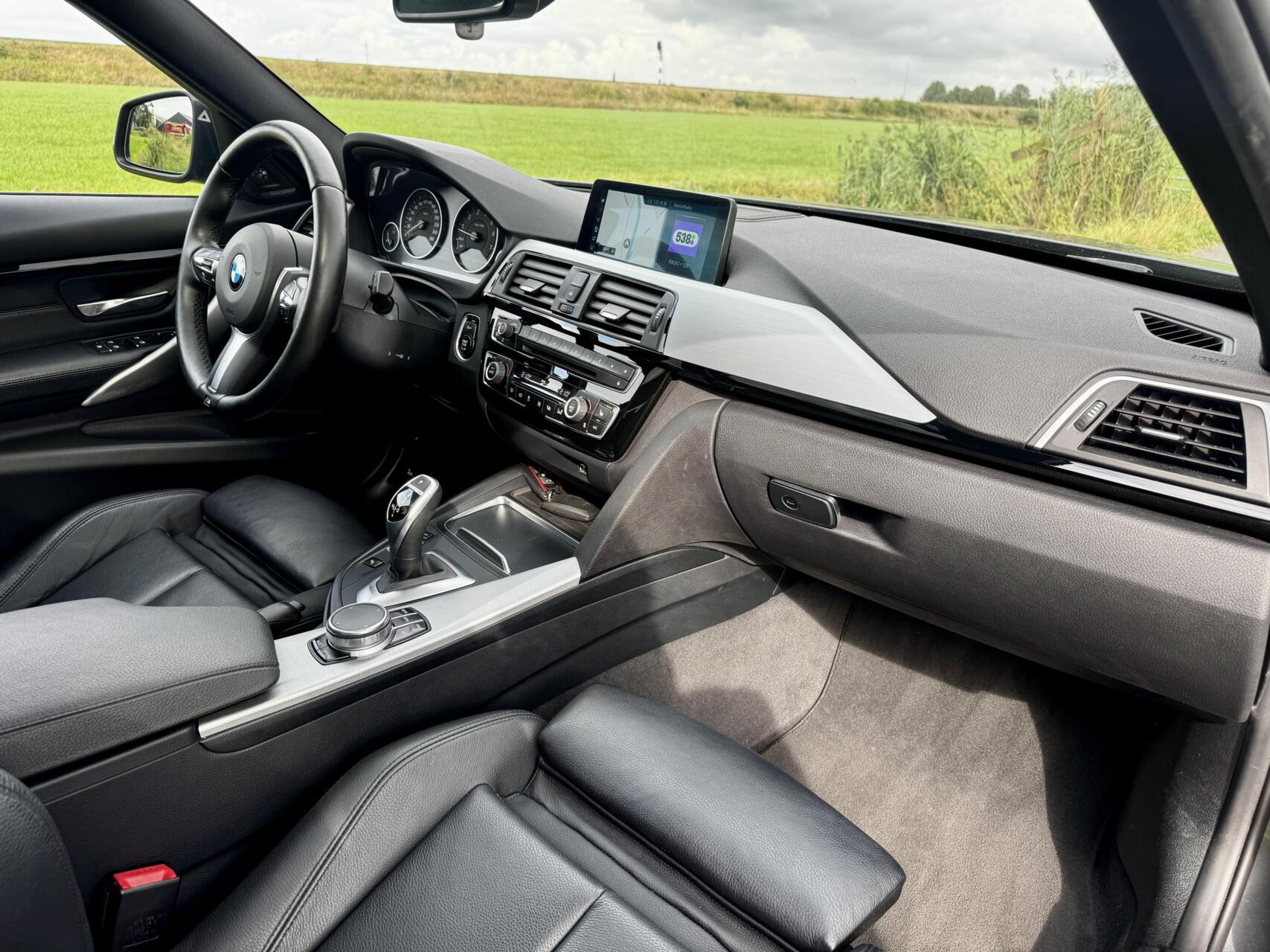 Foto van BMW 330i xDrive