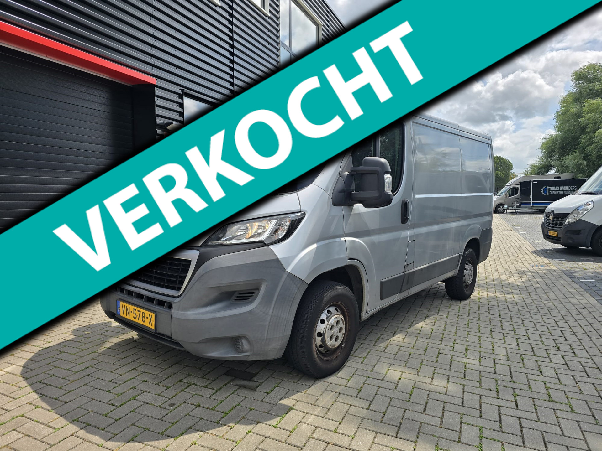 Peugeot Peugeot Boxer 330 2.2 HDI L1H1 Première | CAMERA | NAVIGATIE | AIRCO | LUCHTGEVEERDE STOEL | ELEC. PAKKET 2015 - voorkant