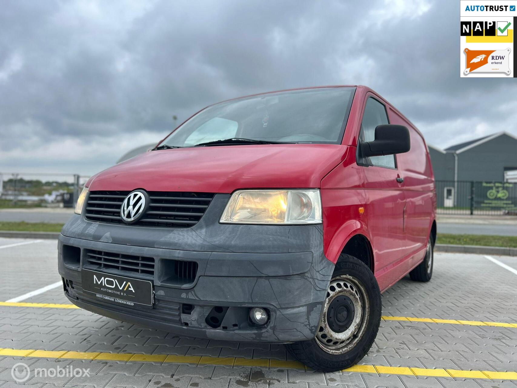 Volkswagen Transporter 2.5 TDI /CARPLAY/CRUISE CONTR./TREKH. 2005 - voorkant