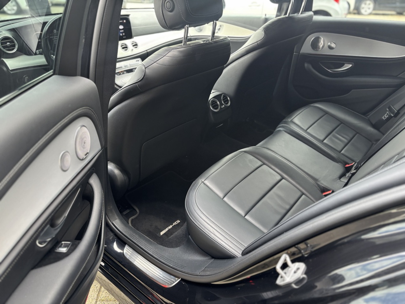 Foto van Mercedes-Benz E 300 E