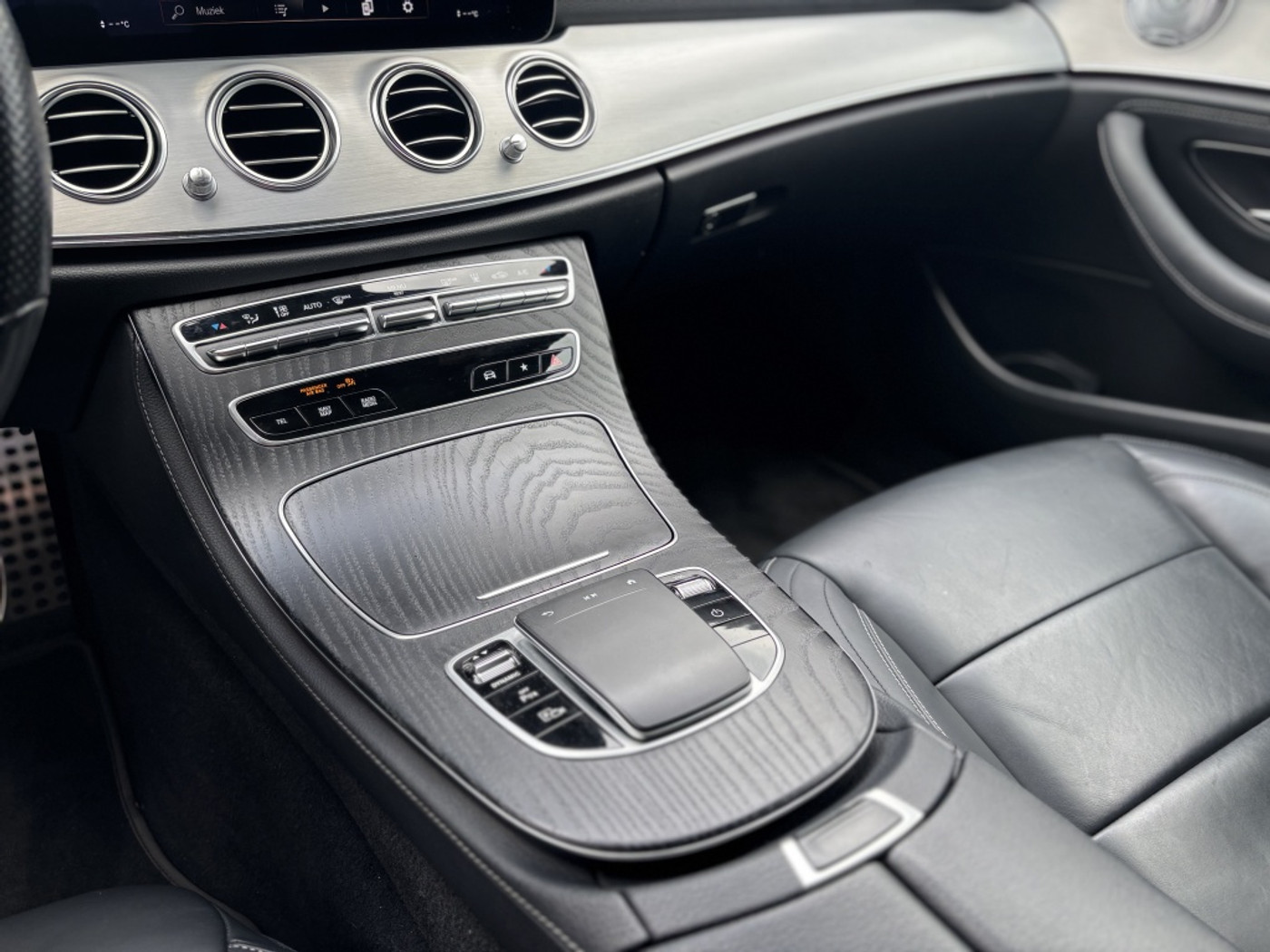 Foto van Mercedes-Benz E 300 E