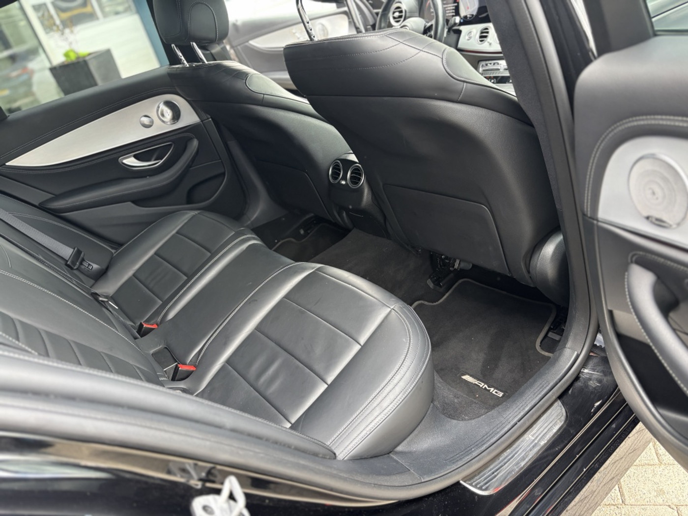 Foto van Mercedes-Benz E 300 E
