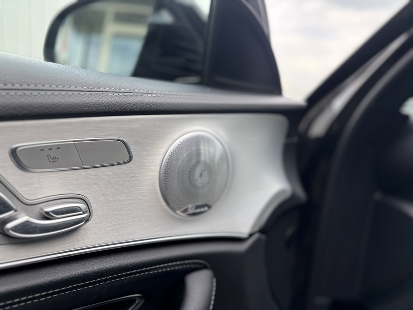 Foto van Mercedes-Benz E 300 E