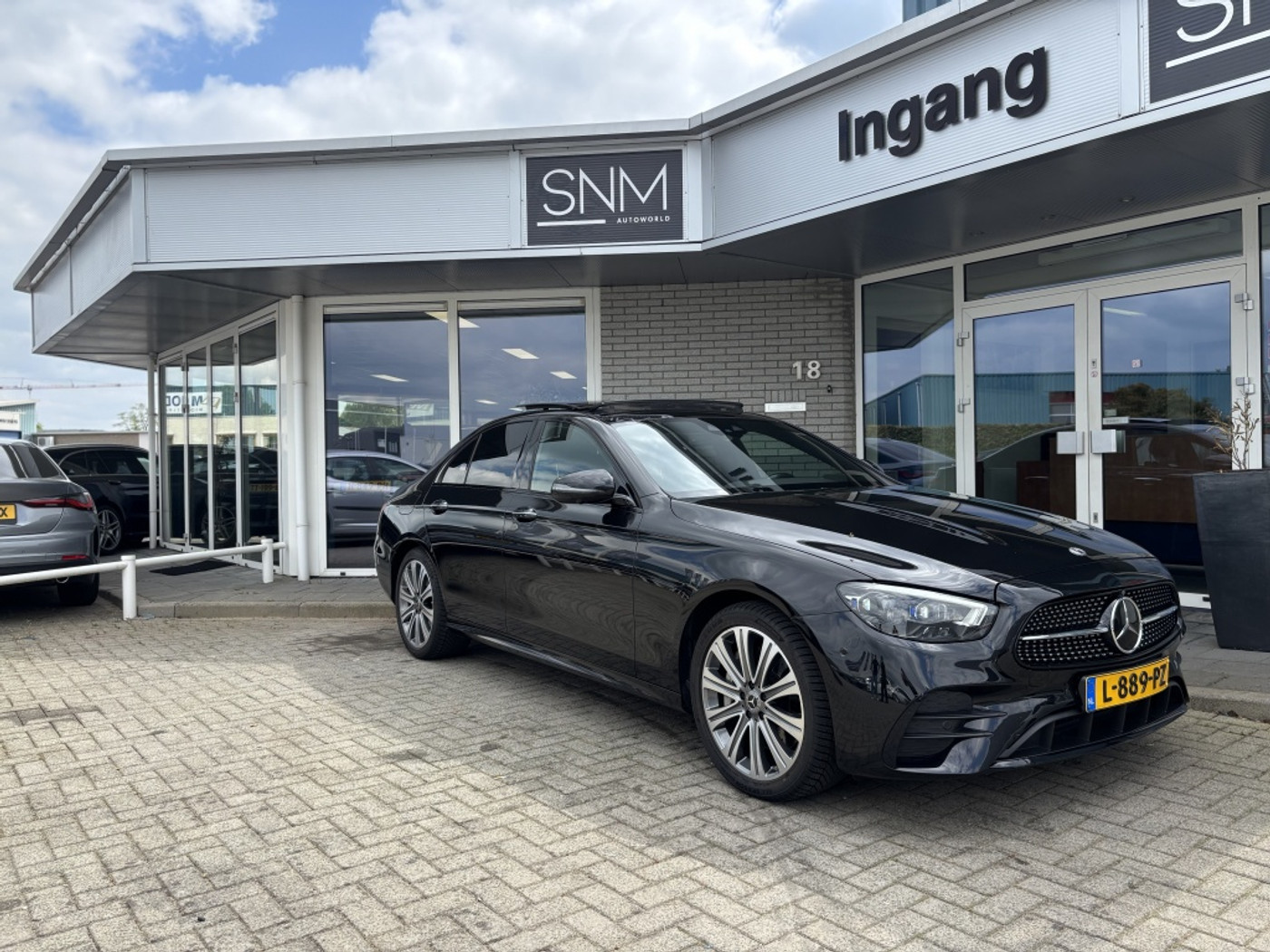 Foto van Mercedes-Benz E 300 E