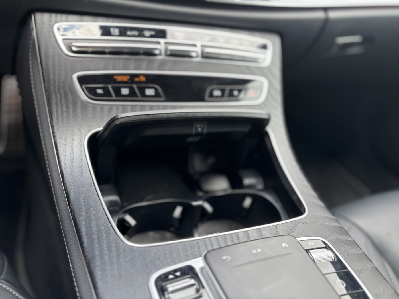 Foto van Mercedes-Benz E 300 E