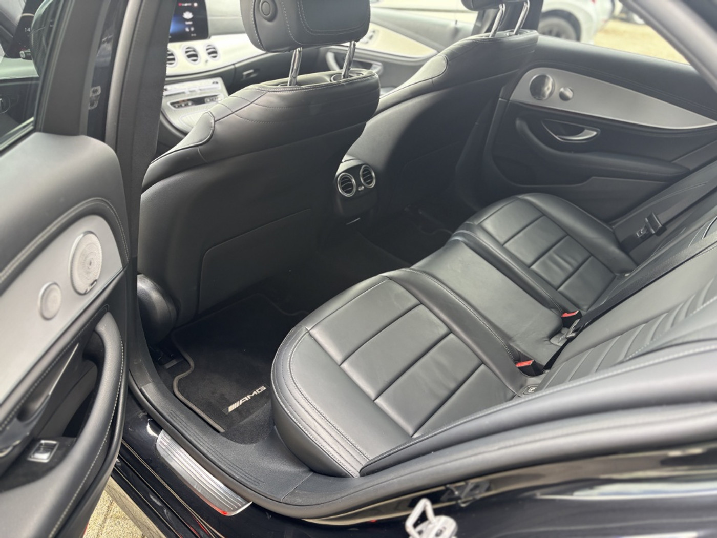 Foto van Mercedes-Benz E 300 E