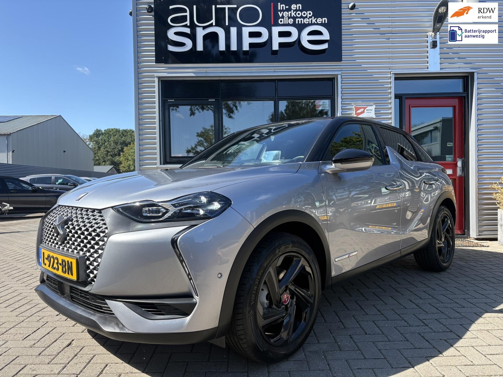 DS Ds3 Crossback E-Tense So Chic 50 kWh -SOH 91%-LED-STOELVERWARMING-HEAD UP DISPLAY-CAMERA-LICHTMETALEN VELGEN-2 TONE LAK-ISOFIX- 2020 - voorkant