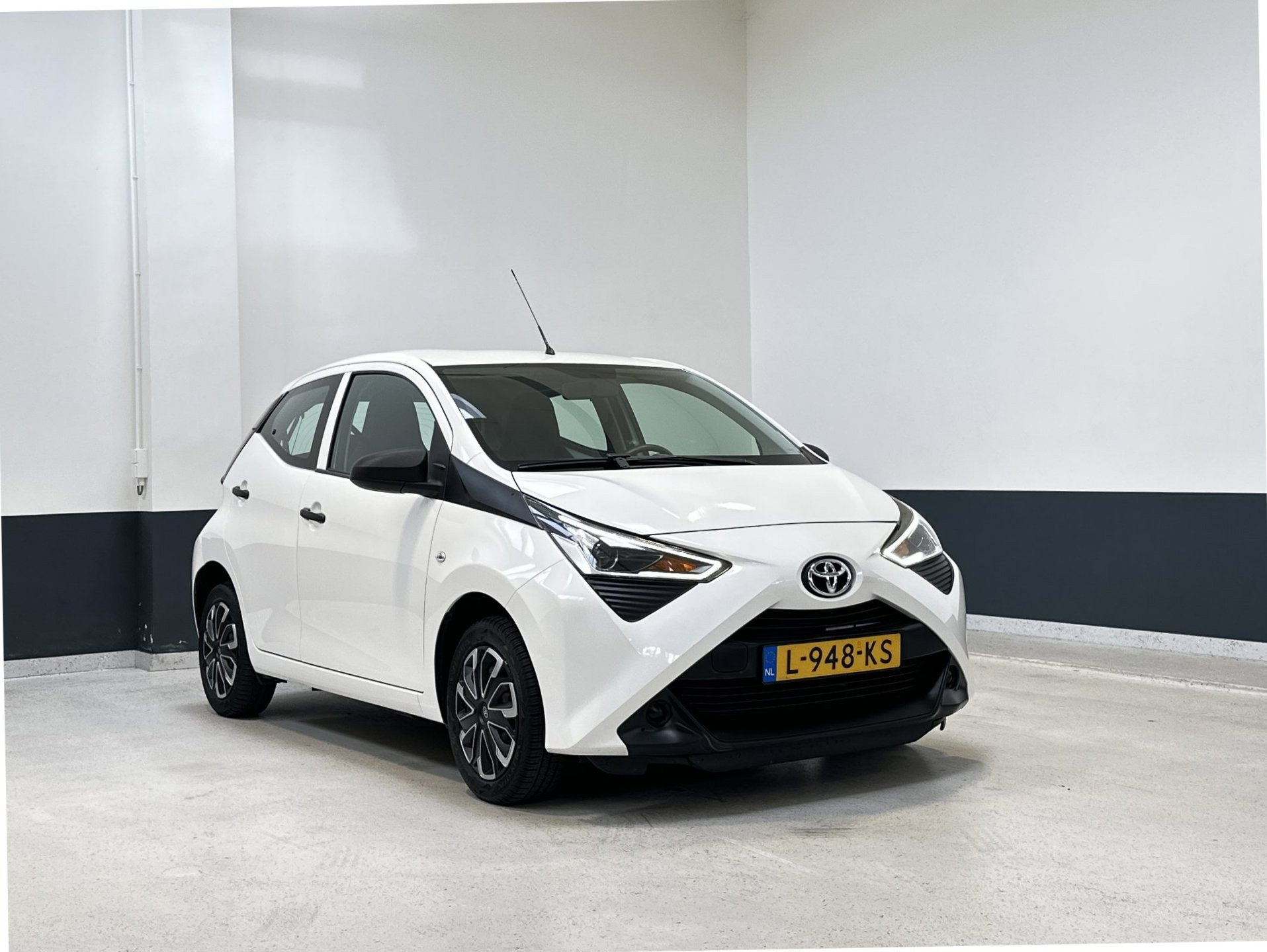 Toyota Toyota Aygo 1.0 VVT-i x-fun| NL| 1 Eig | Airco| C.V | Bluetooth | 2021 - voorkant