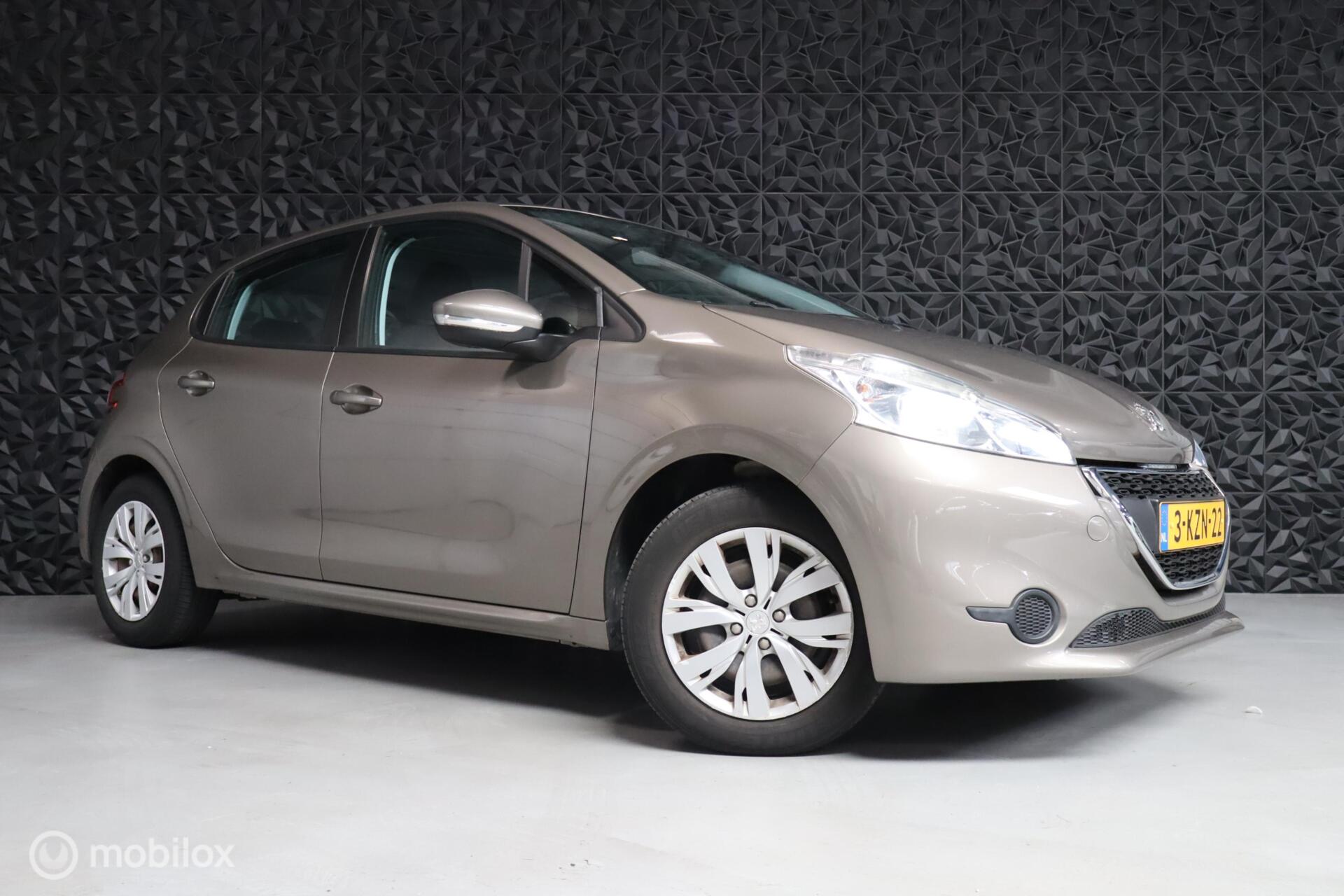 Peugeot 208 1.2 VTi Active | Cruise Control | AC | BT | ESP 2013 - voorkant