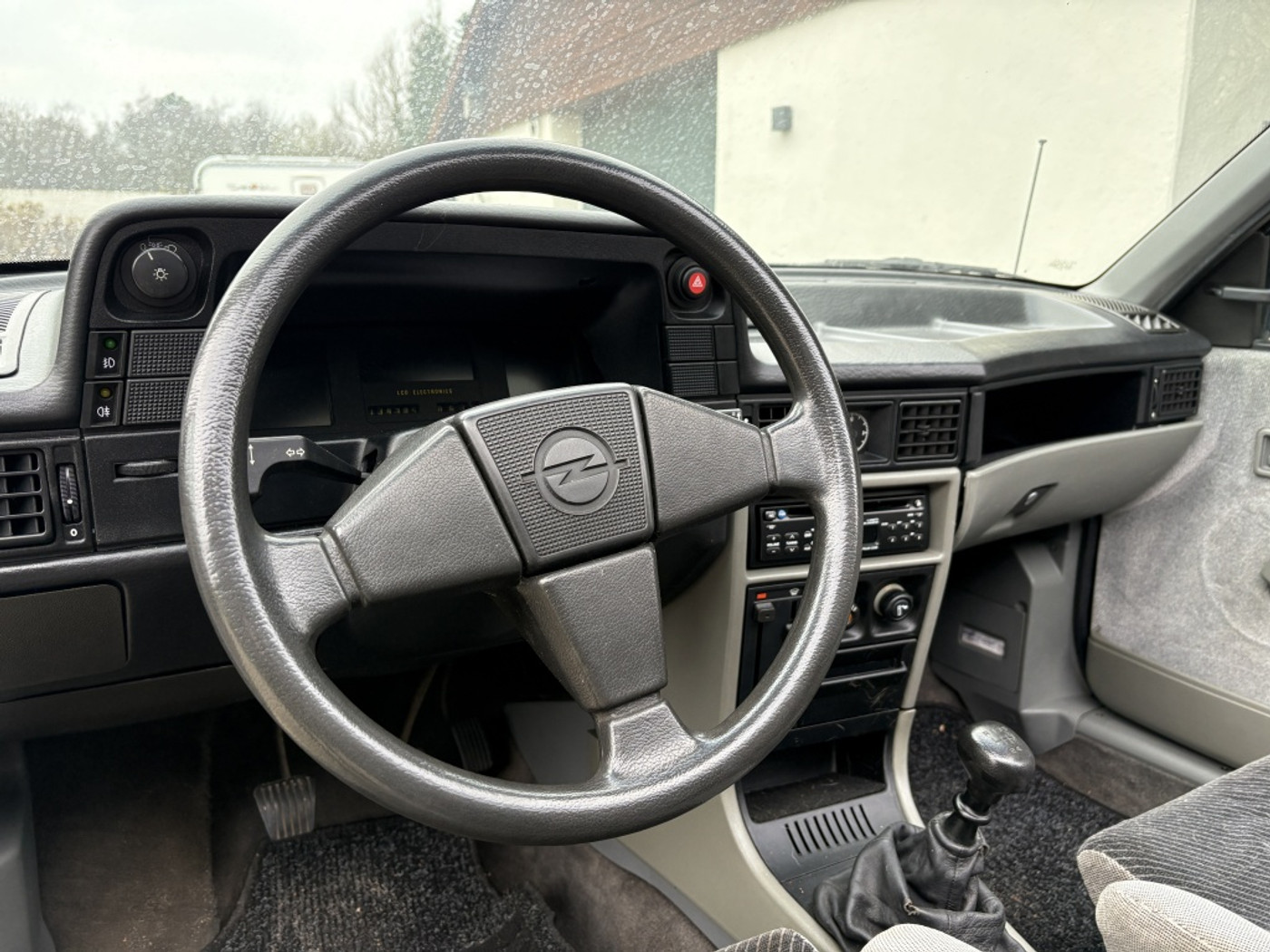 Foto van Opel Kadett-e-cabrio C2.0ne Gsi U9