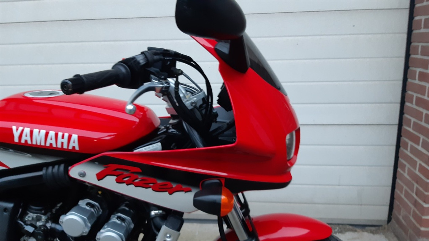 Foto van Yamaha Fzs600