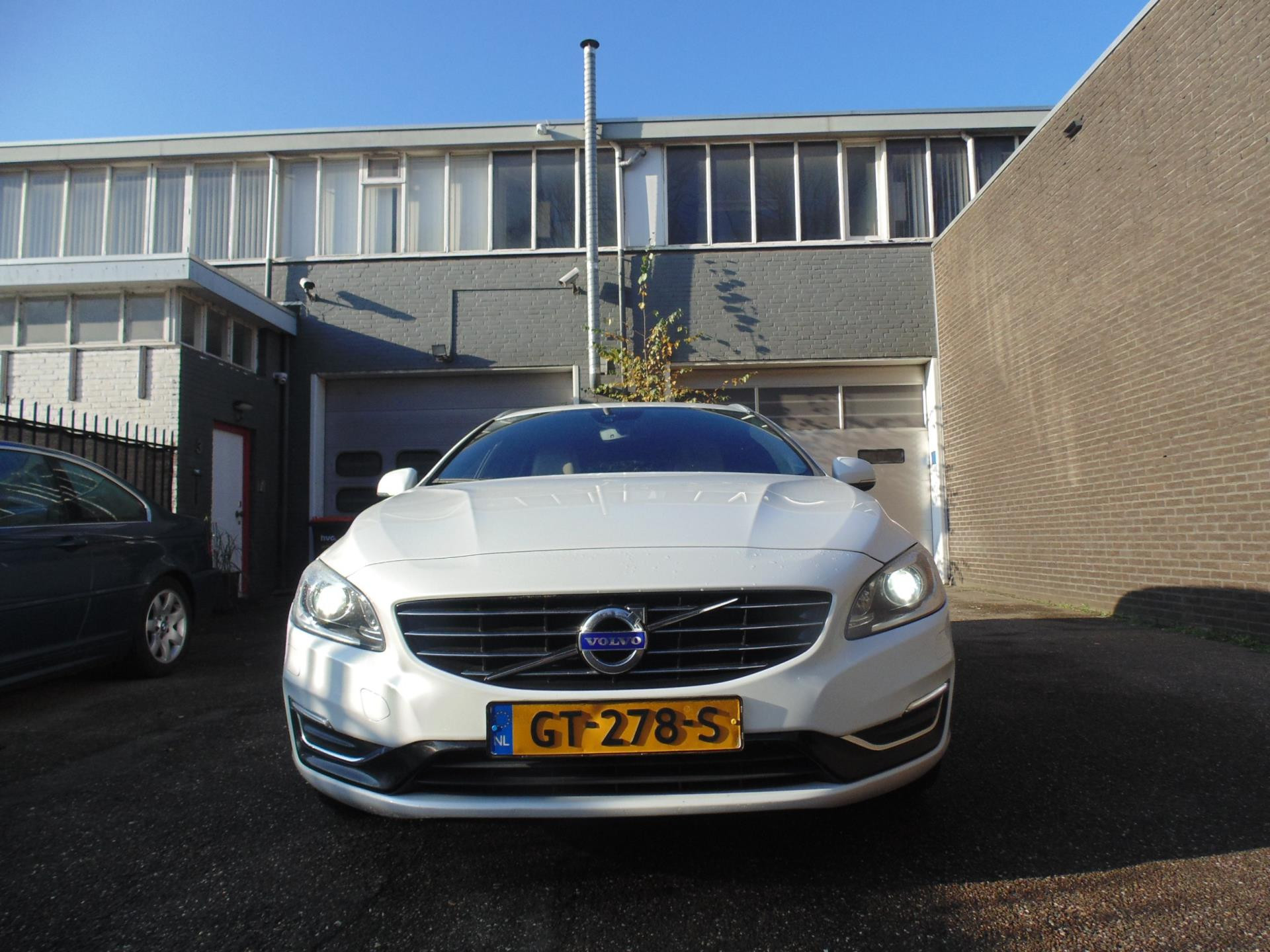Volvo V60 Twin Engine 2.4 D5 Twin Engine Special Edition 08-2015 315 PK euro 6 2015 - voorkant