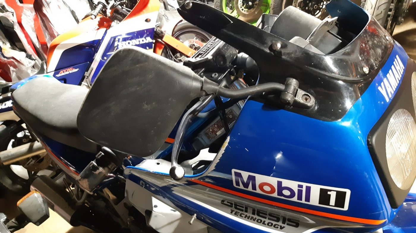 Foto van Yamaha FZ 750
