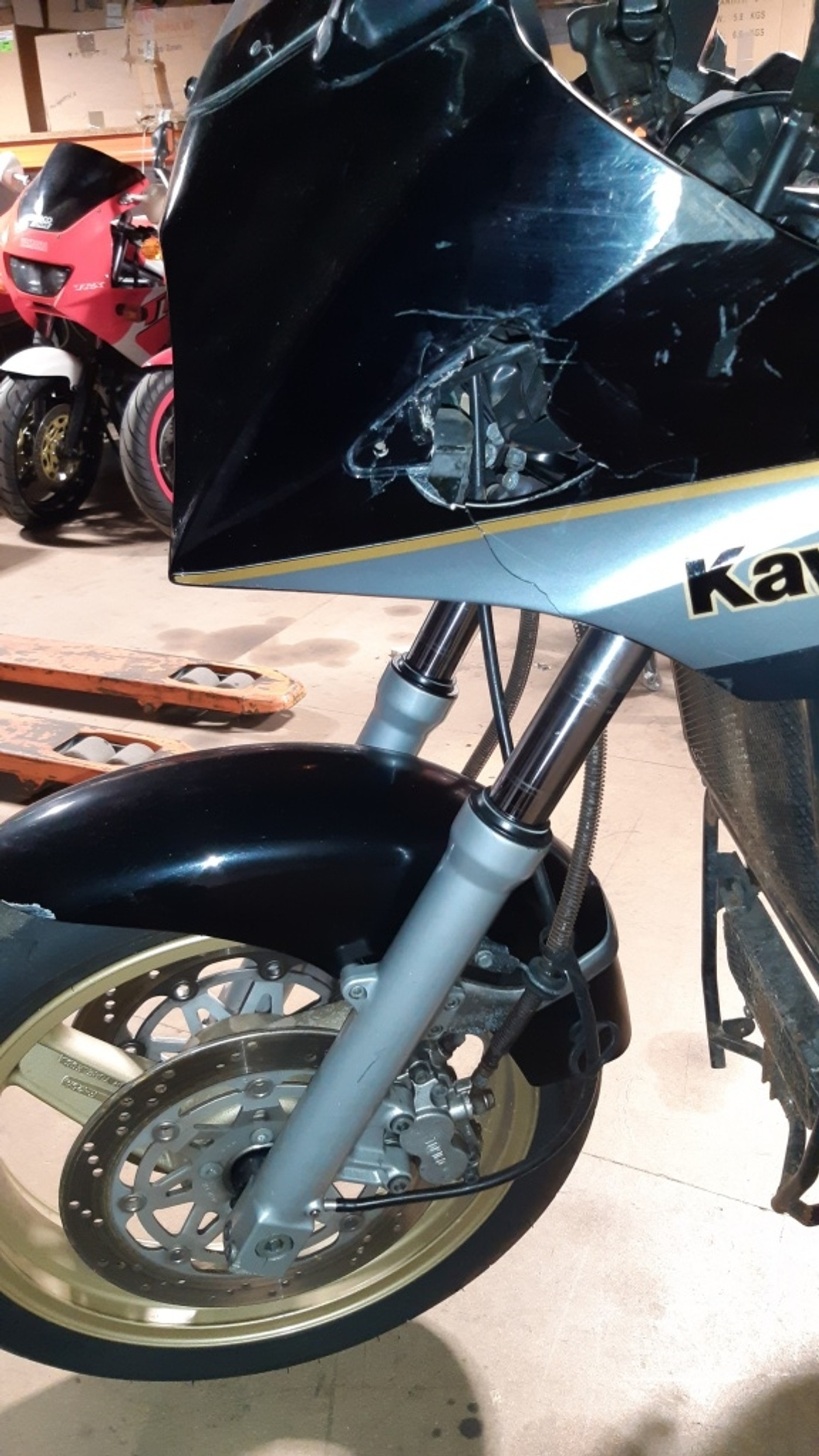 Foto van Kawasaki GPZ 900r