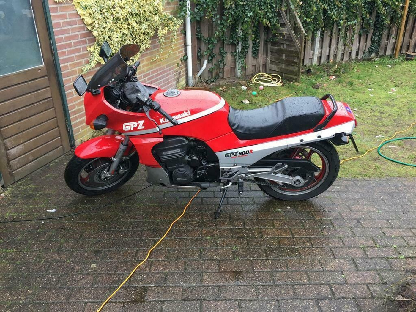 Foto van Kawasaki GPZ 900r