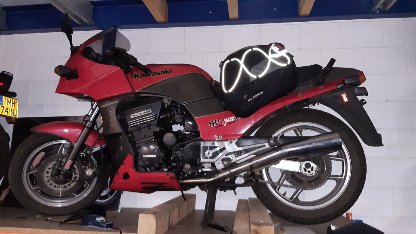 Foto van Kawasaki GPZ 900r