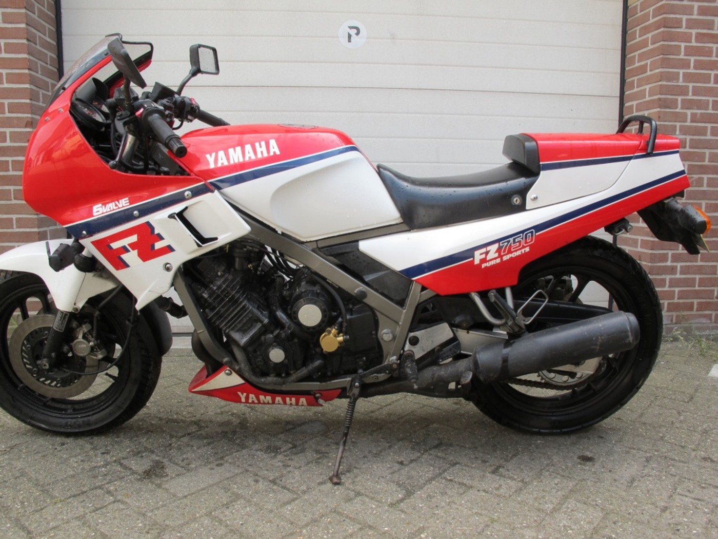 Foto van Kawasaki GPZ 900r