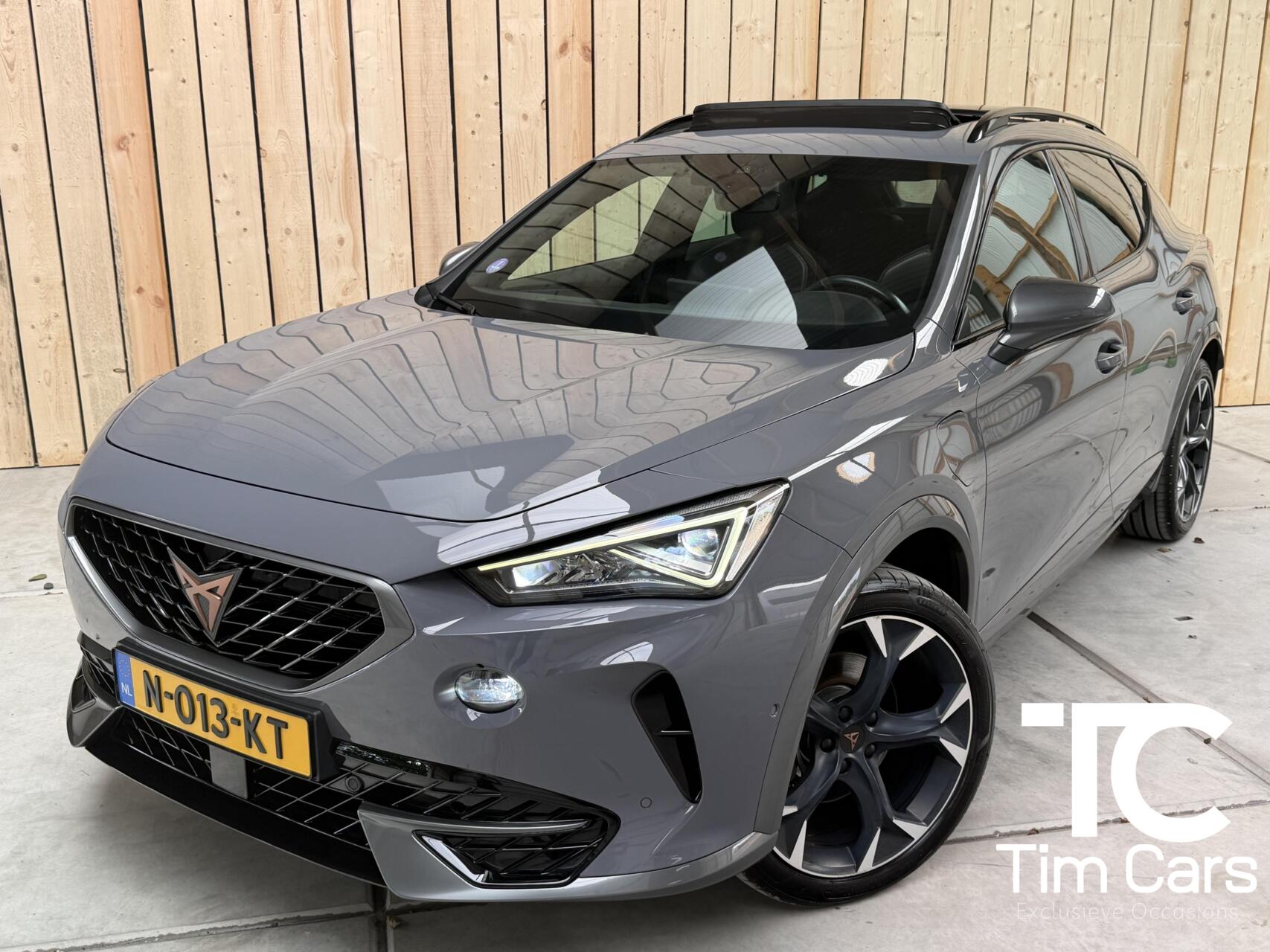 Cupra Formentor E-hybrid 1.4 e-Hybrid Performance Automaat | Panoramadak | Trekhaak uitklapbaar | Voorstoelen verwarmd | Cruise control adaptief | Apple CarPlay/Android Auto Full-Link | LED verlichting | Achteruitrijcamera 2021 - voorkant