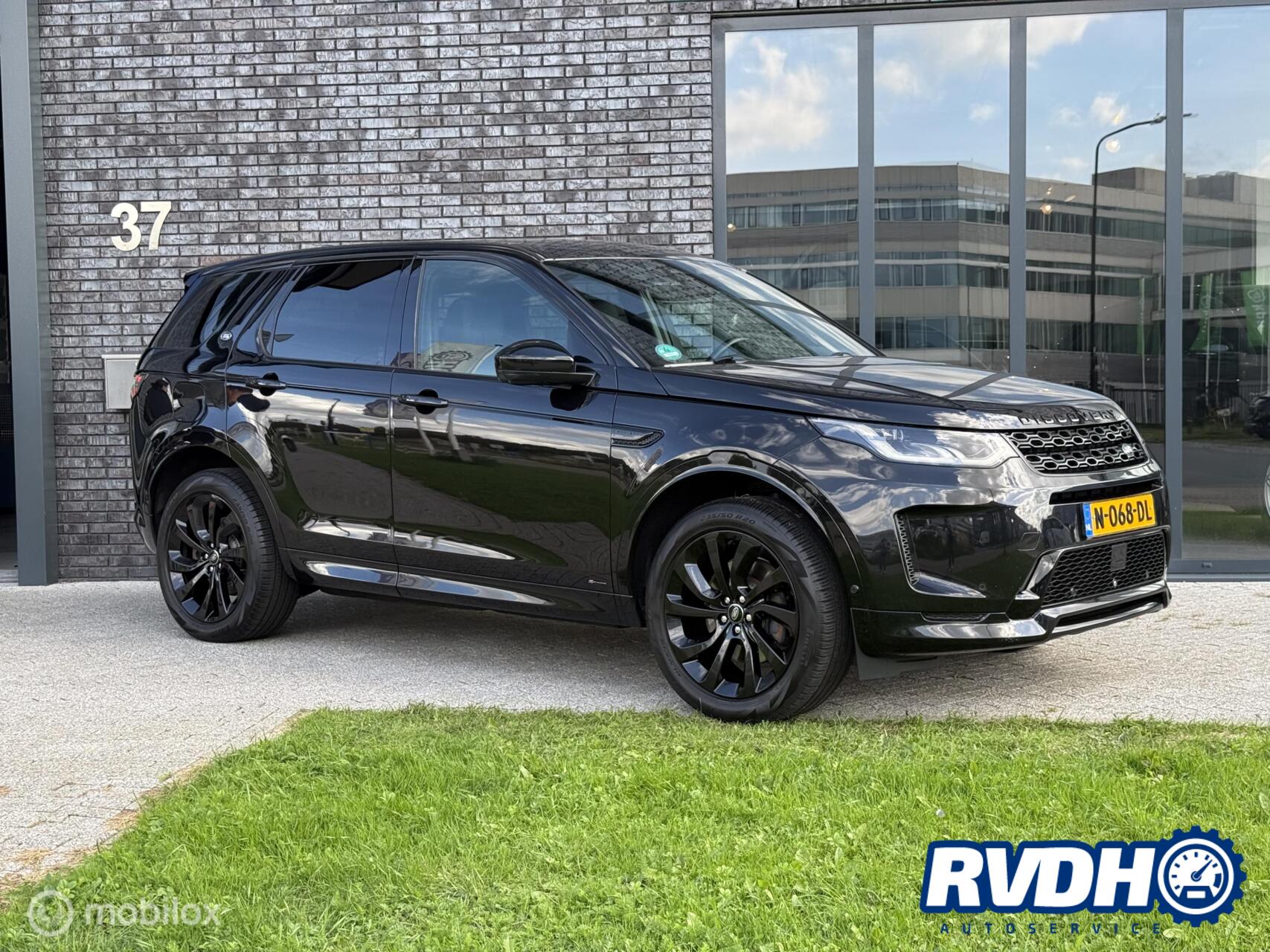 Land Rover Discovery P300e 1.5 R-Dynamic HSE 2021 - voorkant